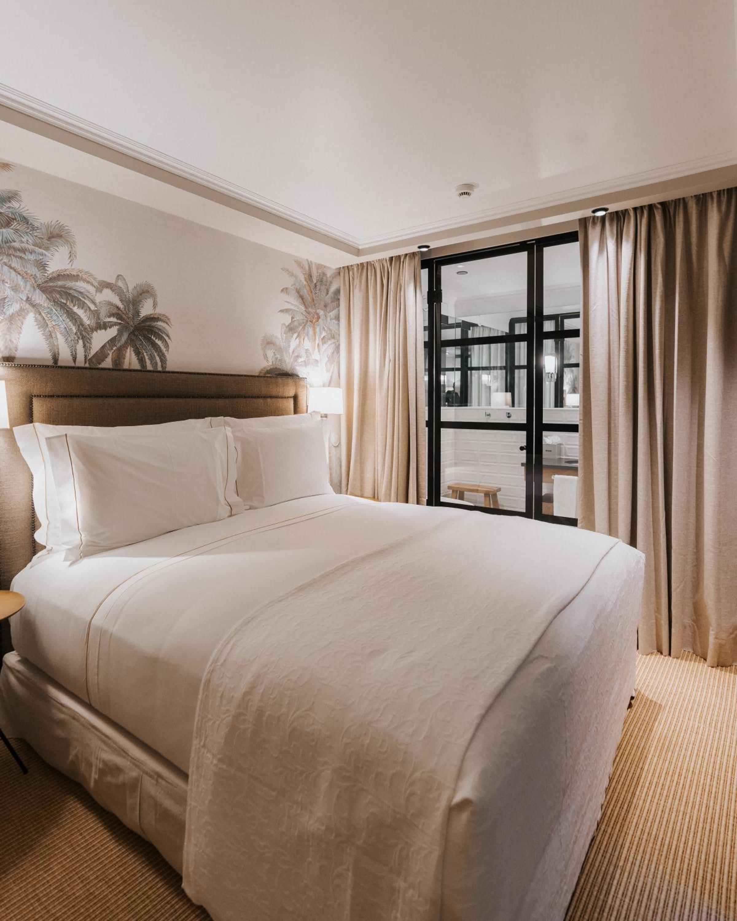 Deluxe Double or Twin Room with Interior View - Photo 5