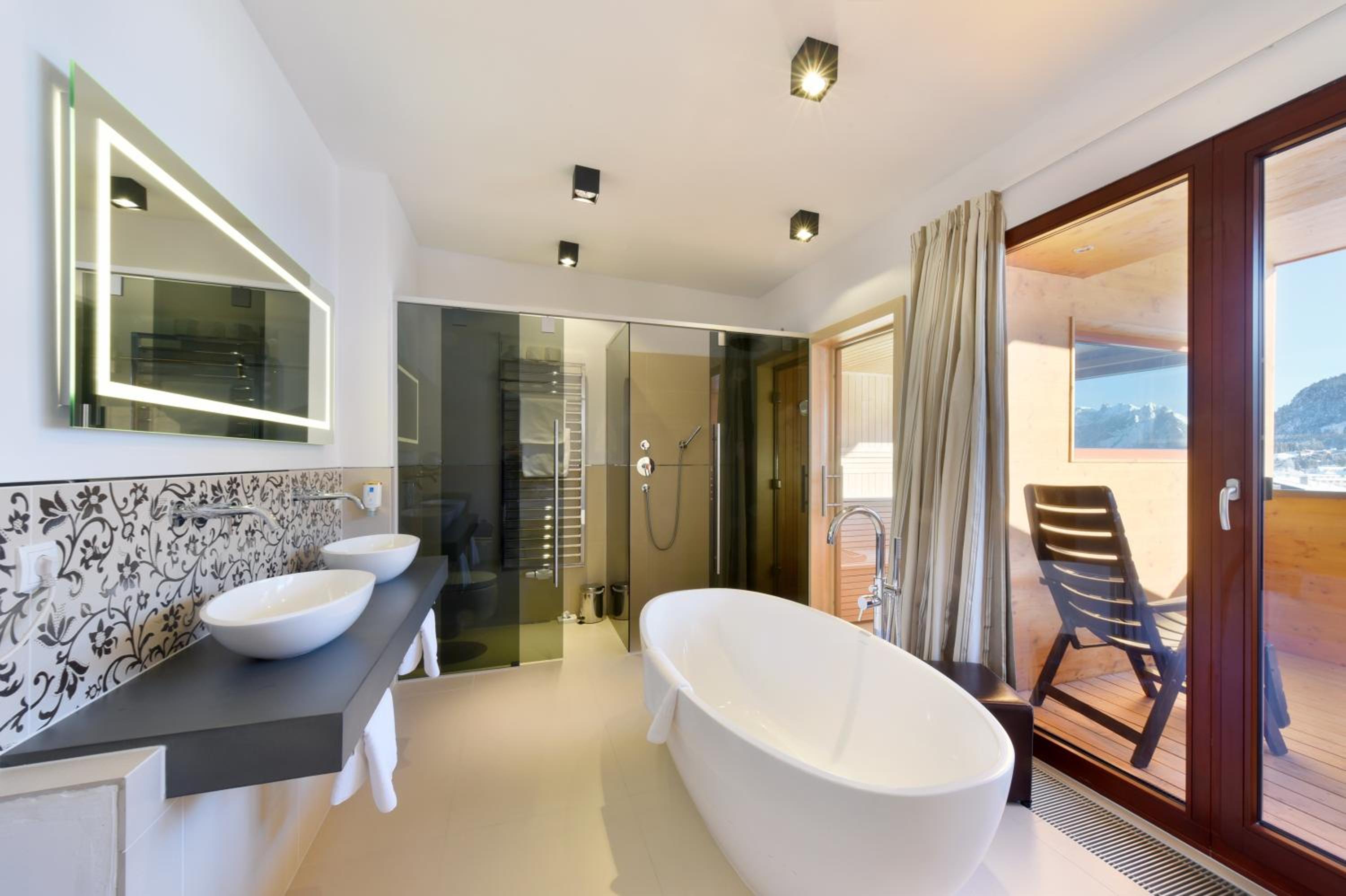 Suite with Mountain View photo 2