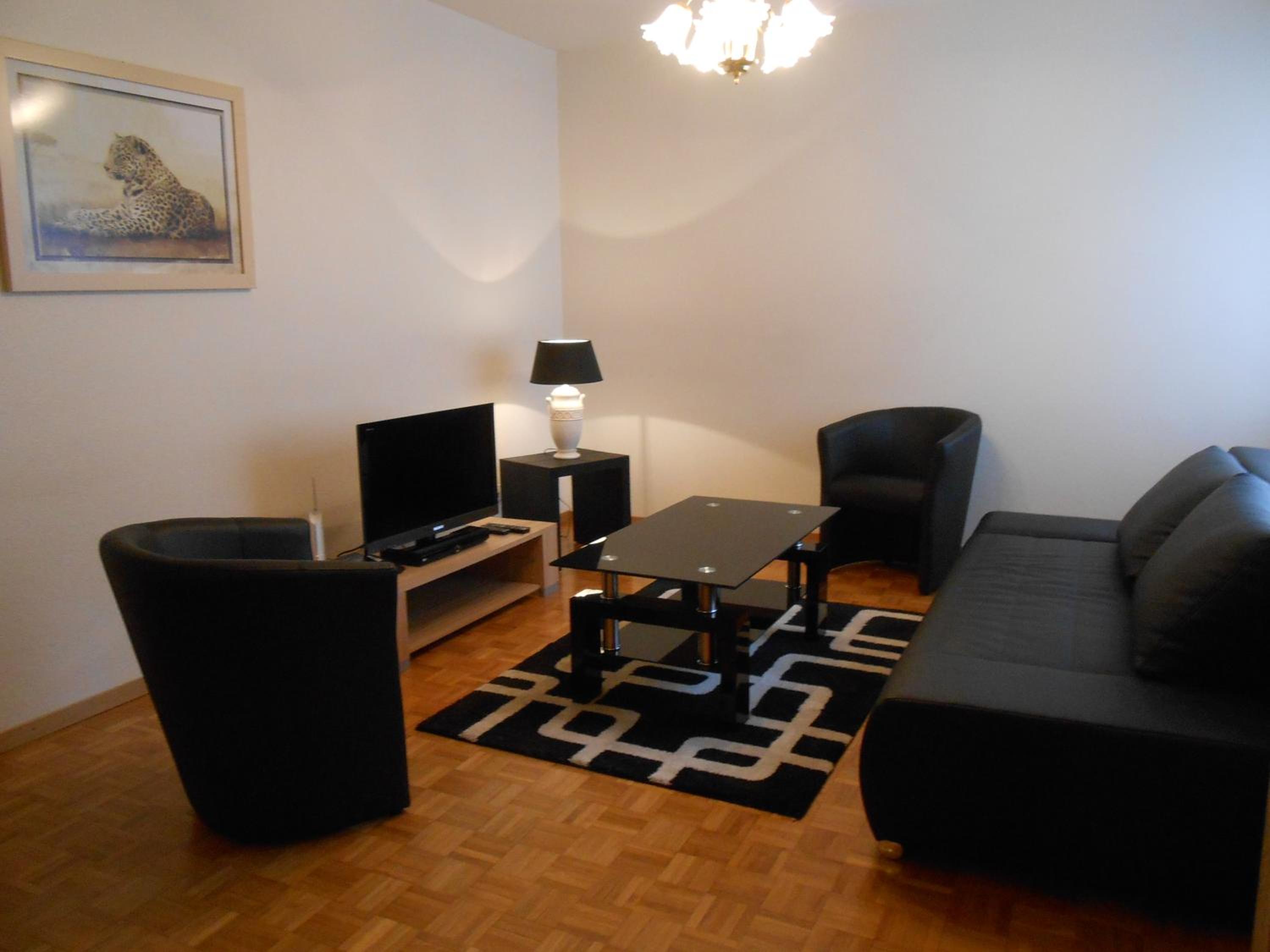 One-Bedroom Apartment photo 1
