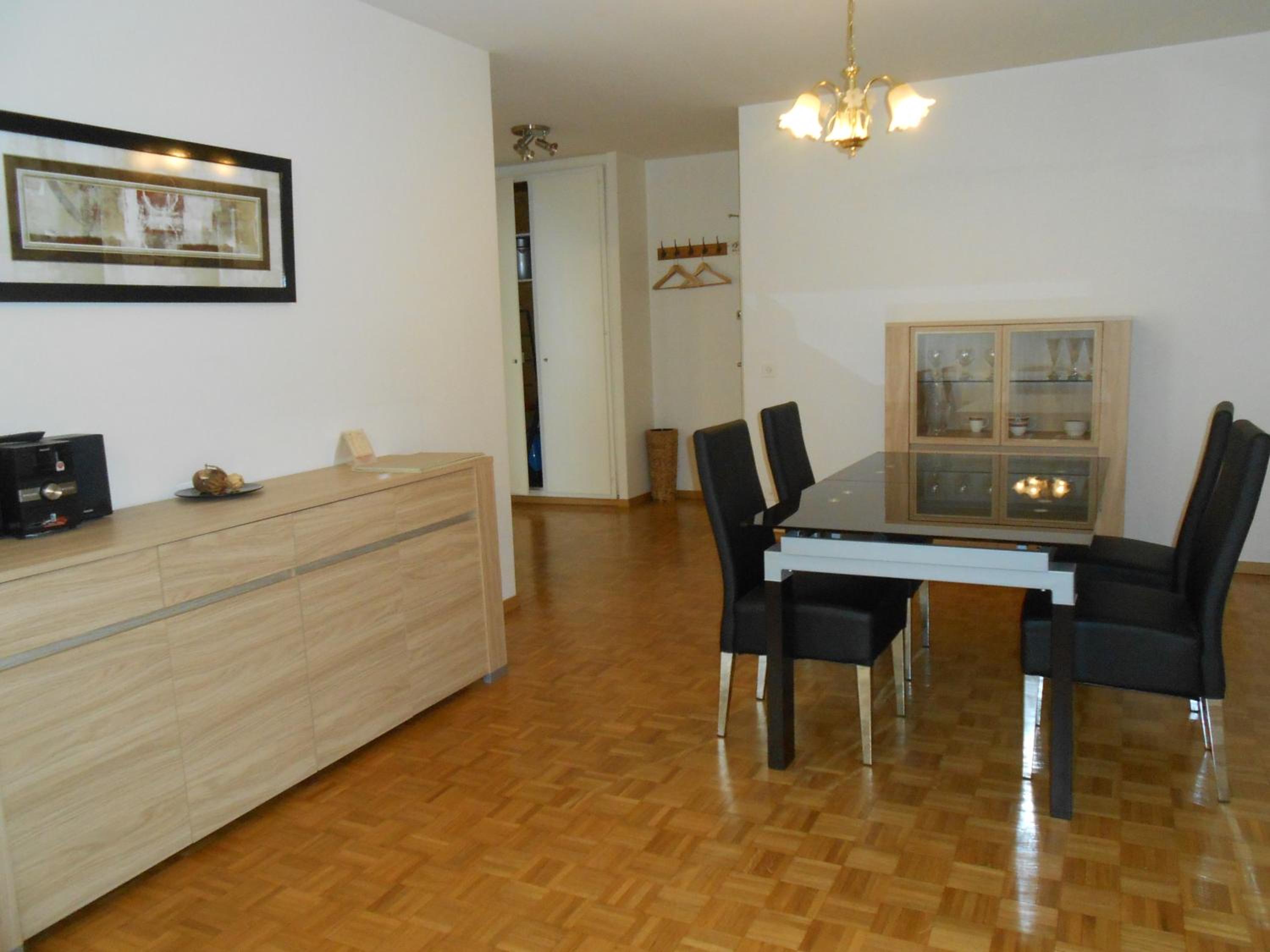 One-Bedroom Apartment photo 3