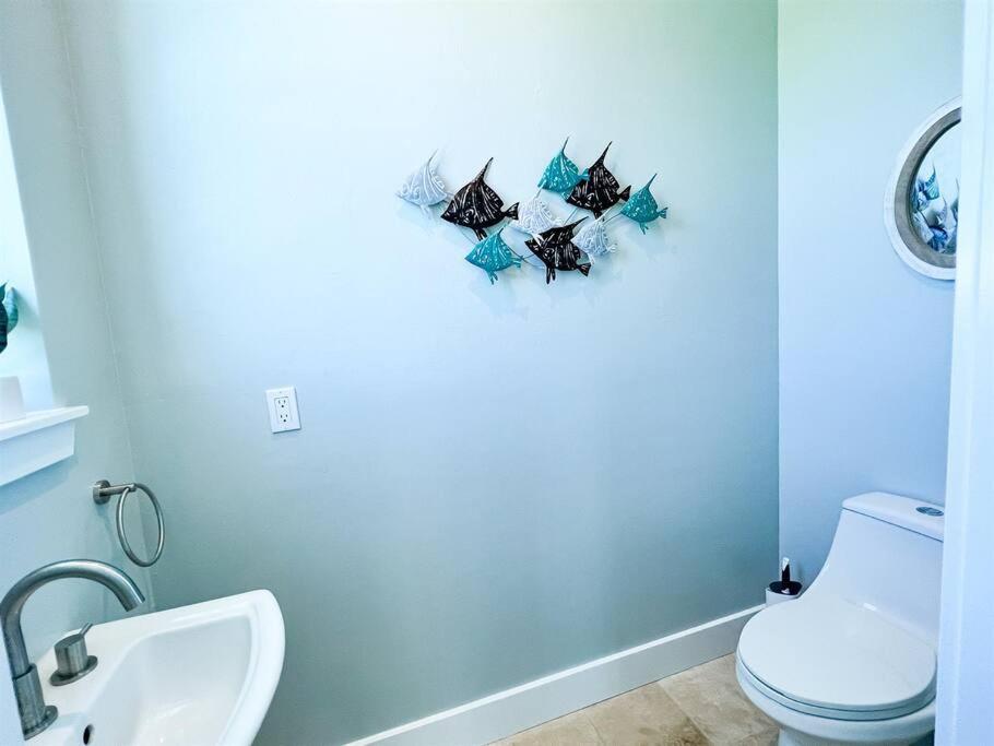 Three-Bedroom House photo 3