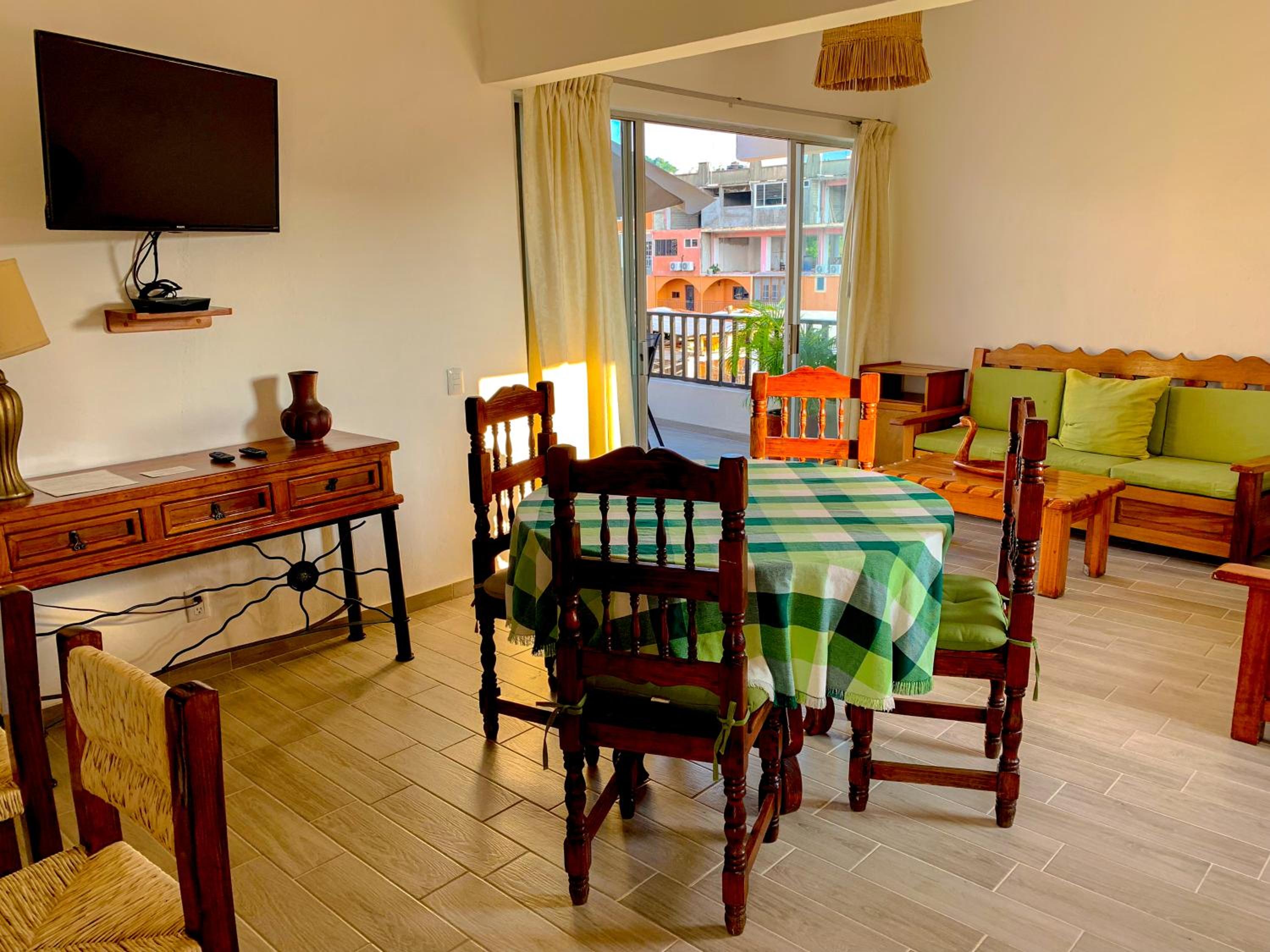 Apartment with Terrace - Photo 2