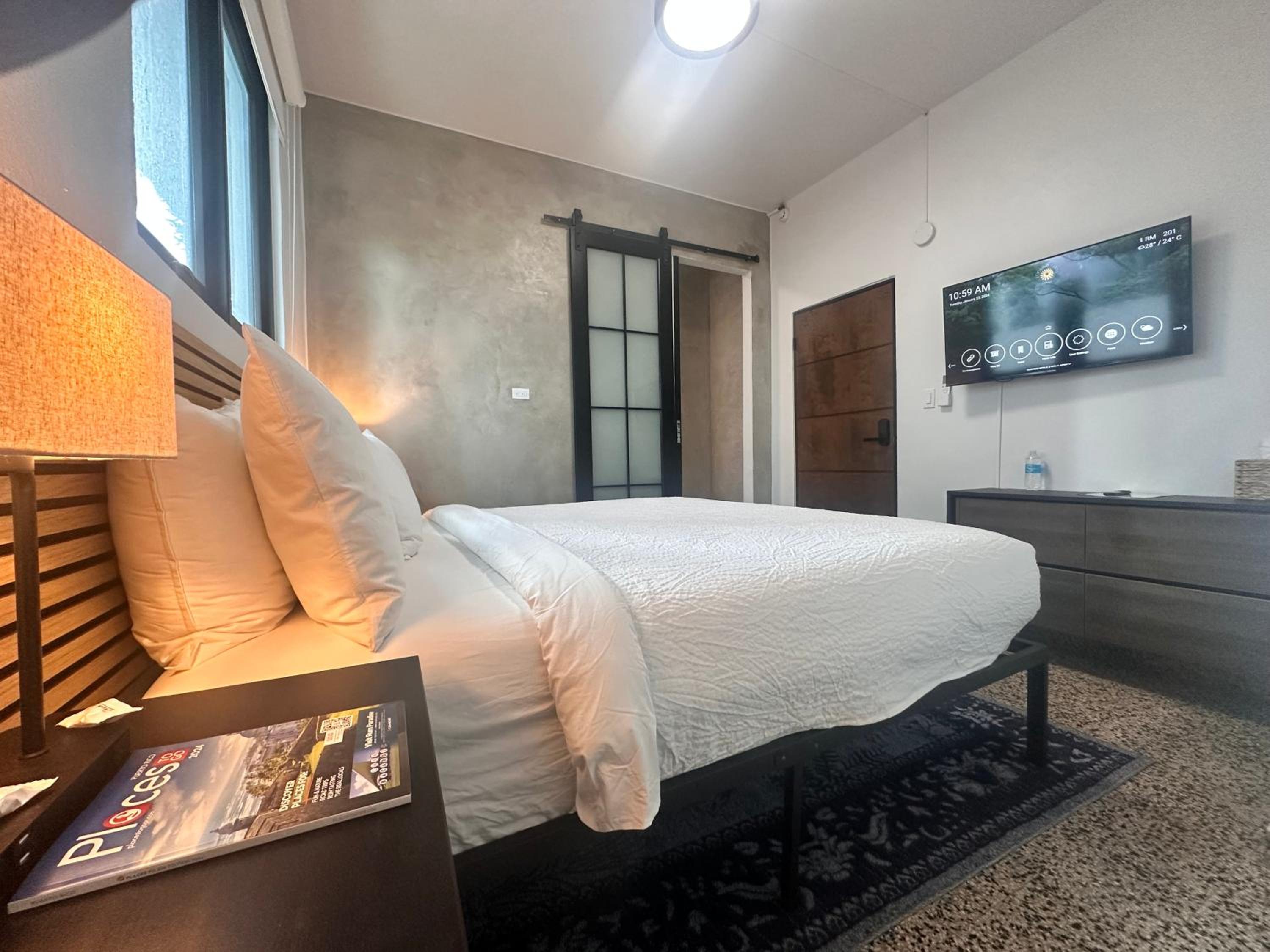 Standard King Room