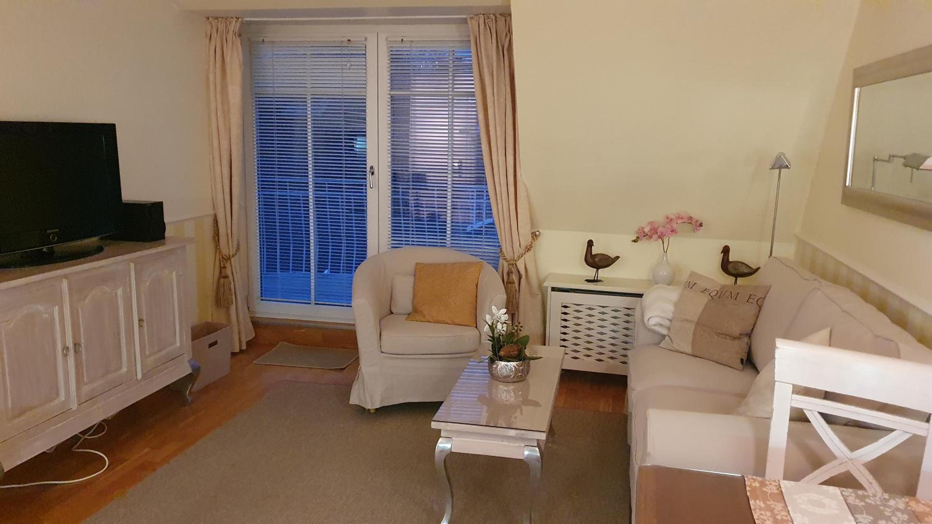 One-Bedroom Apartment - Photo 6