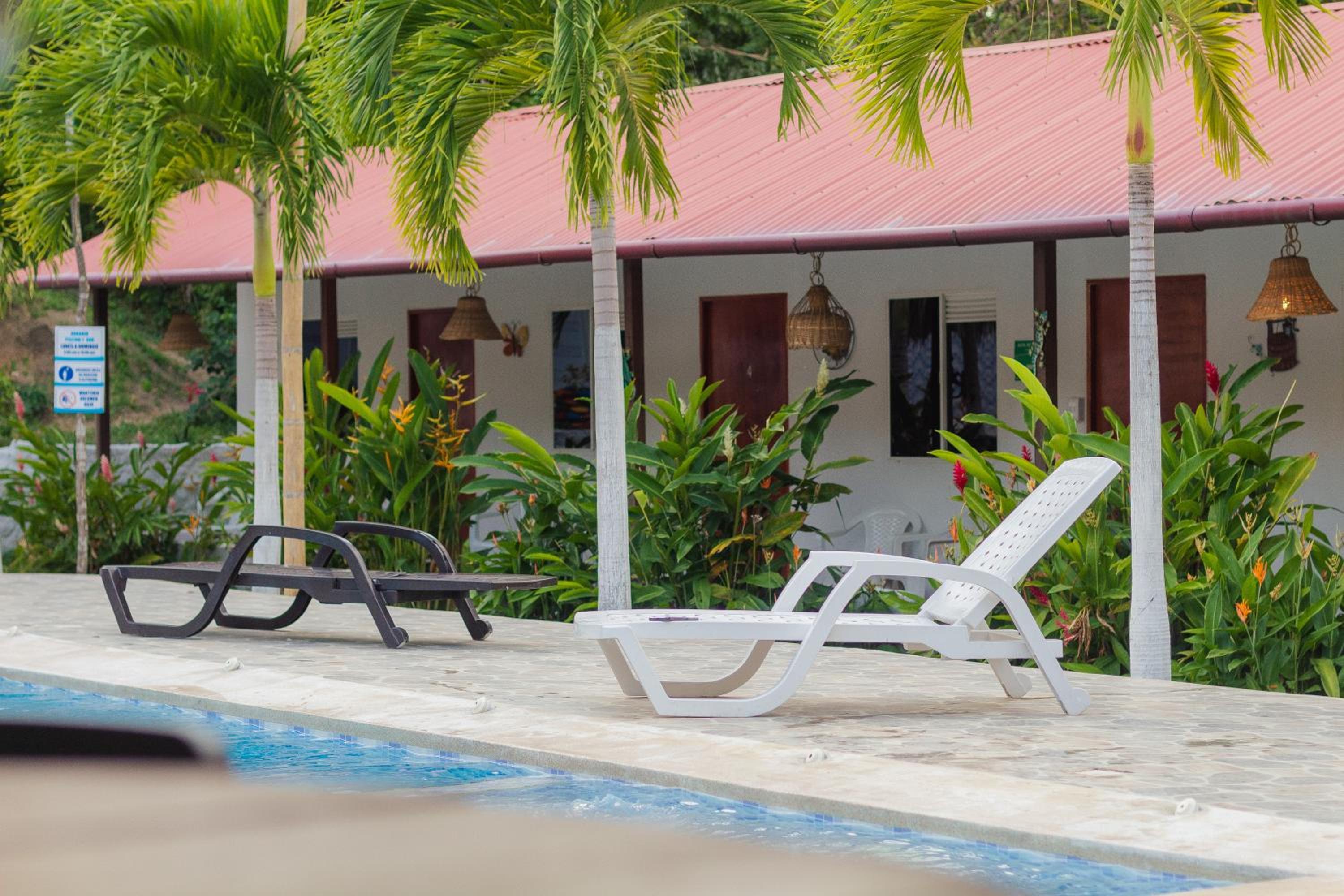 Triple Room with Pool View photo 3