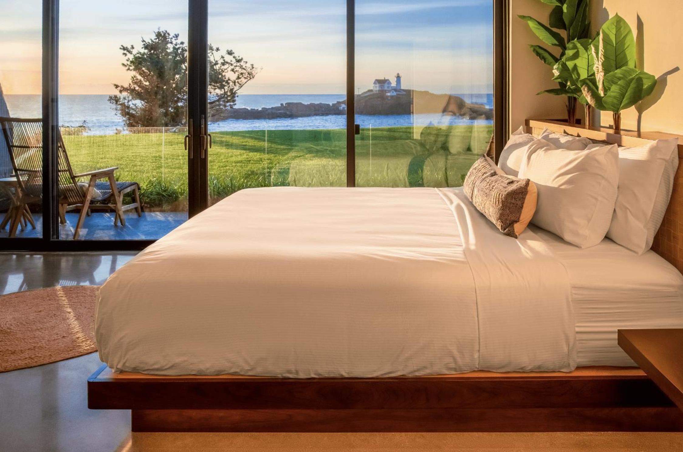 Deluxe Suite with Sea View