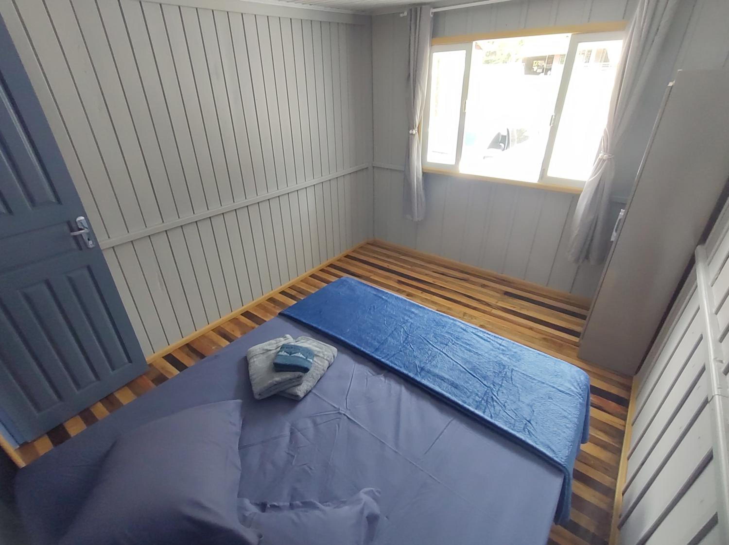 Five-Bedroom House photo 1