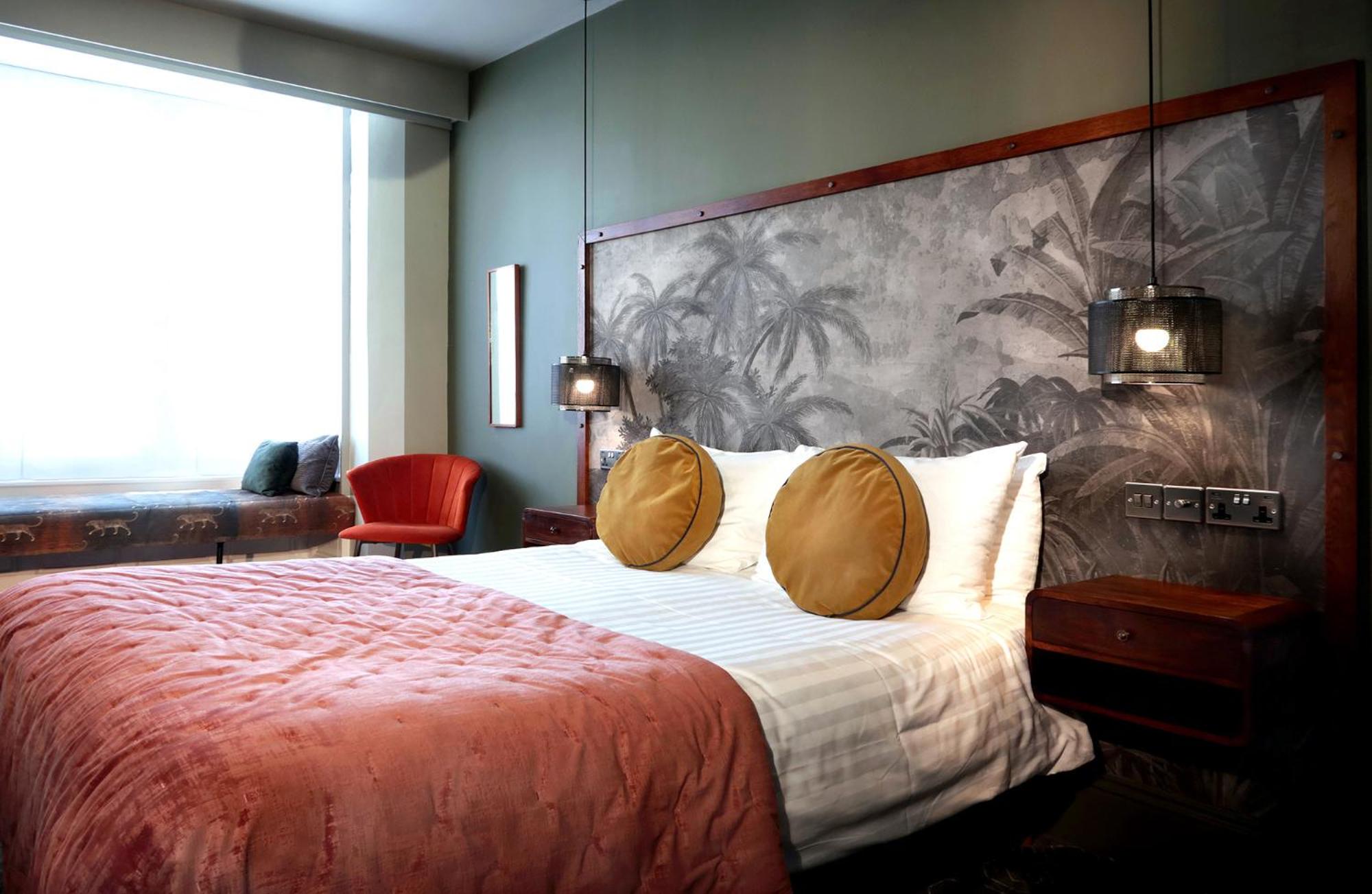 Deluxe Double Room with Side Sea View - Photo 14