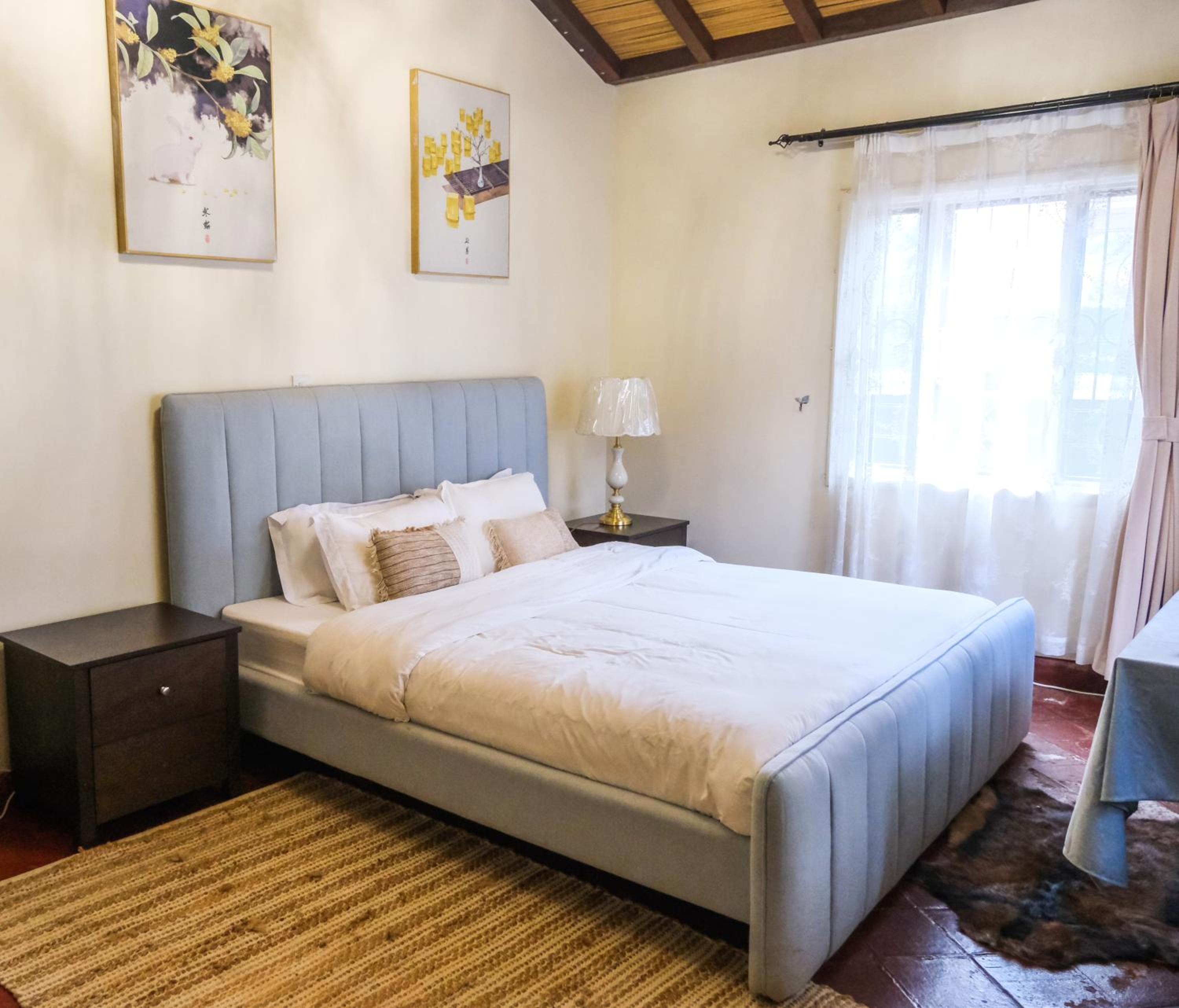 Deluxe Double Room (2 Adults + 1 Child)