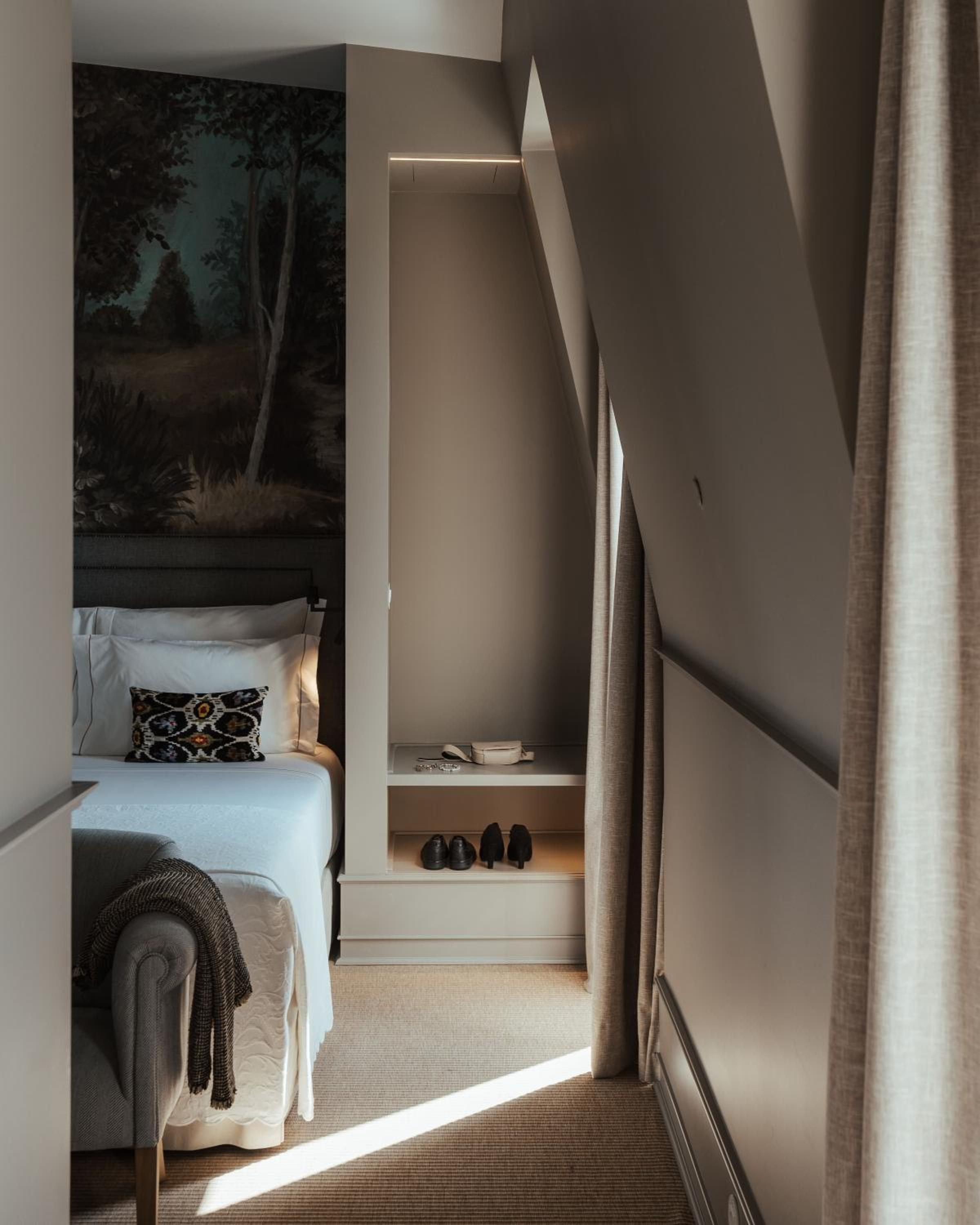 Premium Suite with River View - Photo 9