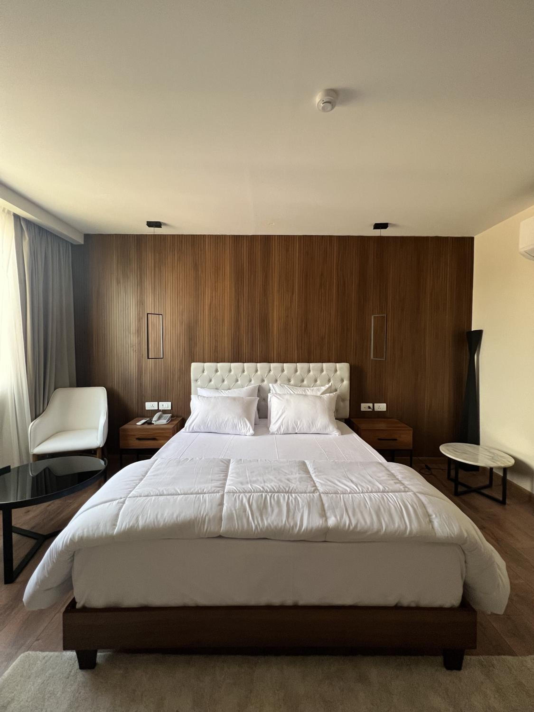 Superior Suites with City View and Jacuzzi