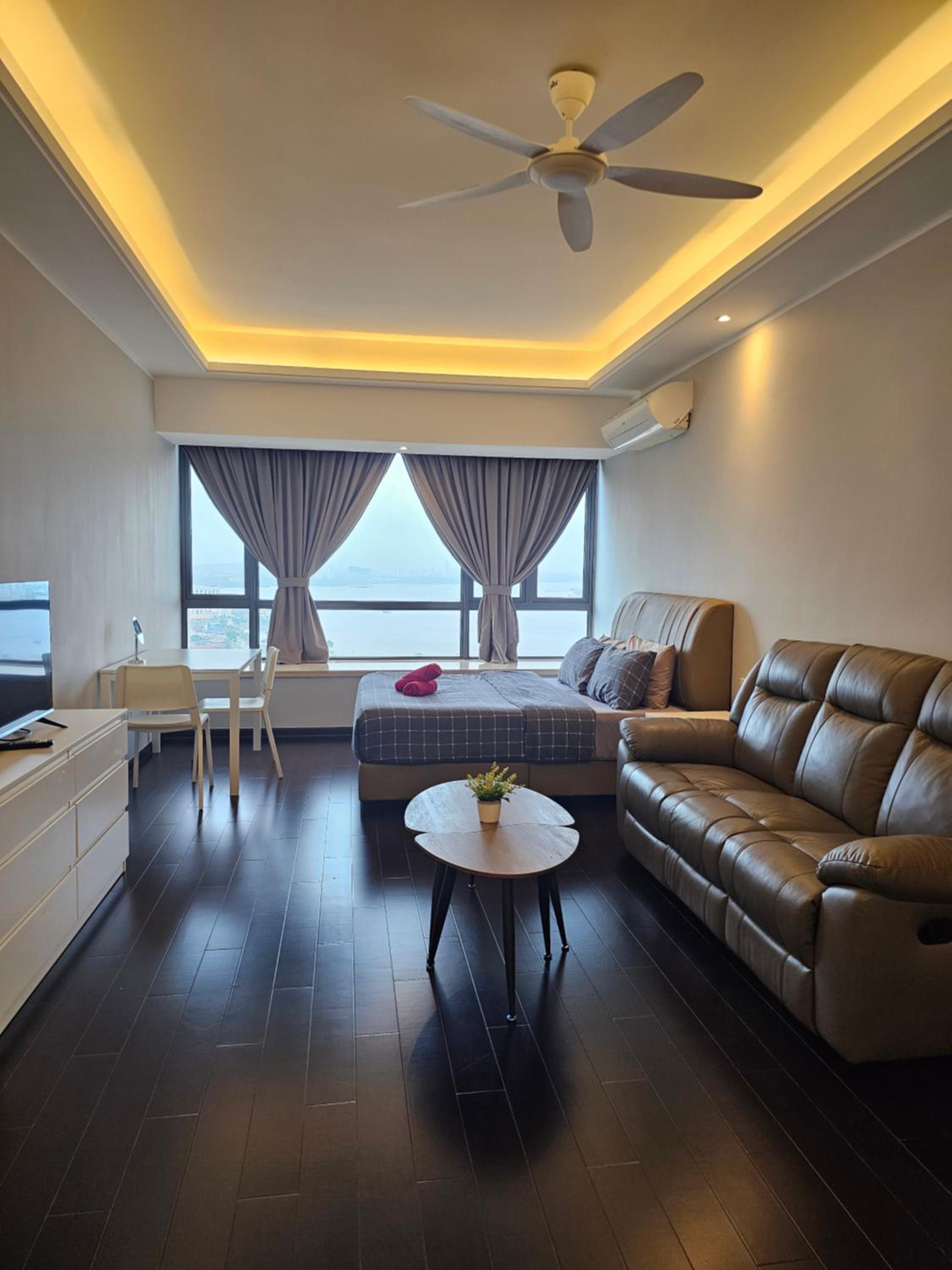 Studio Apartment with Balcony
