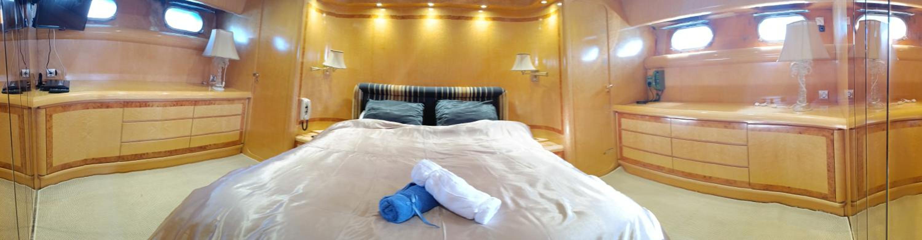 Deluxe Family Suite photo 1