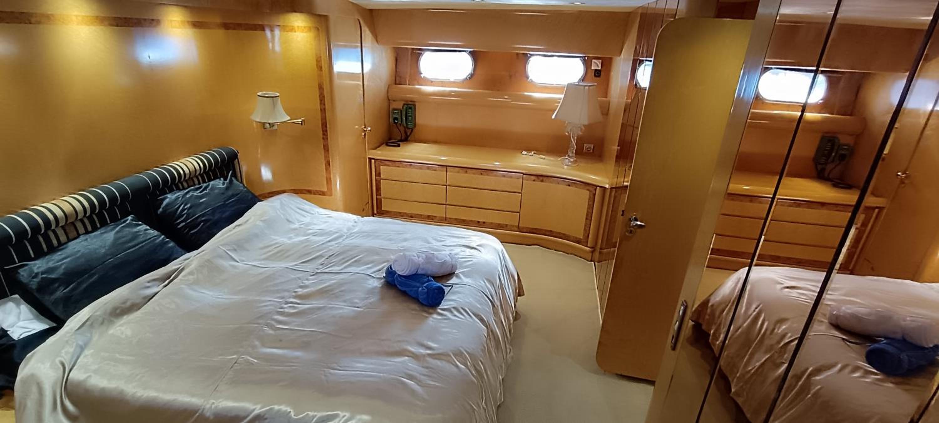 Deluxe Family Suite photo 3