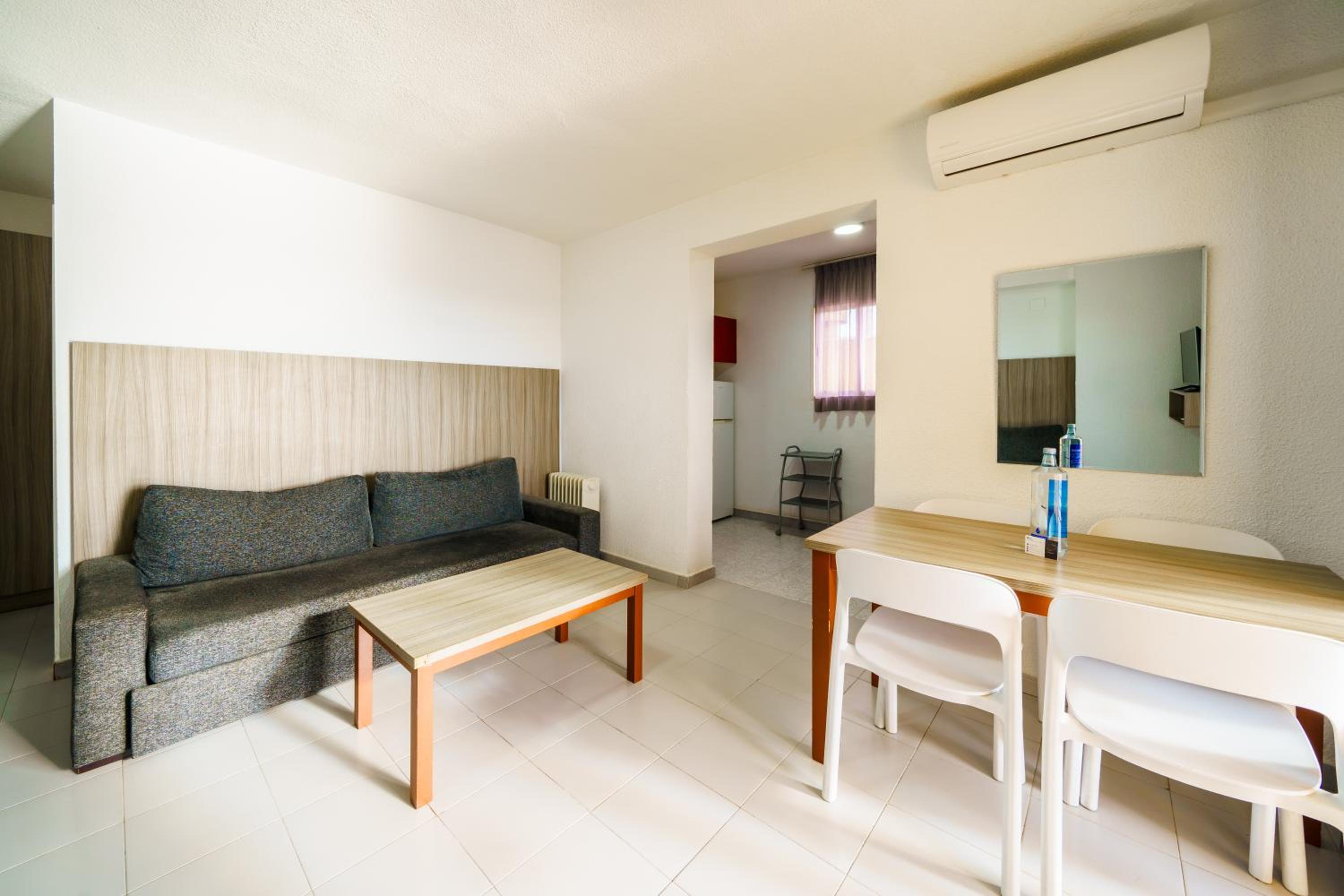 One-Bedroom Apartment - Photo 11