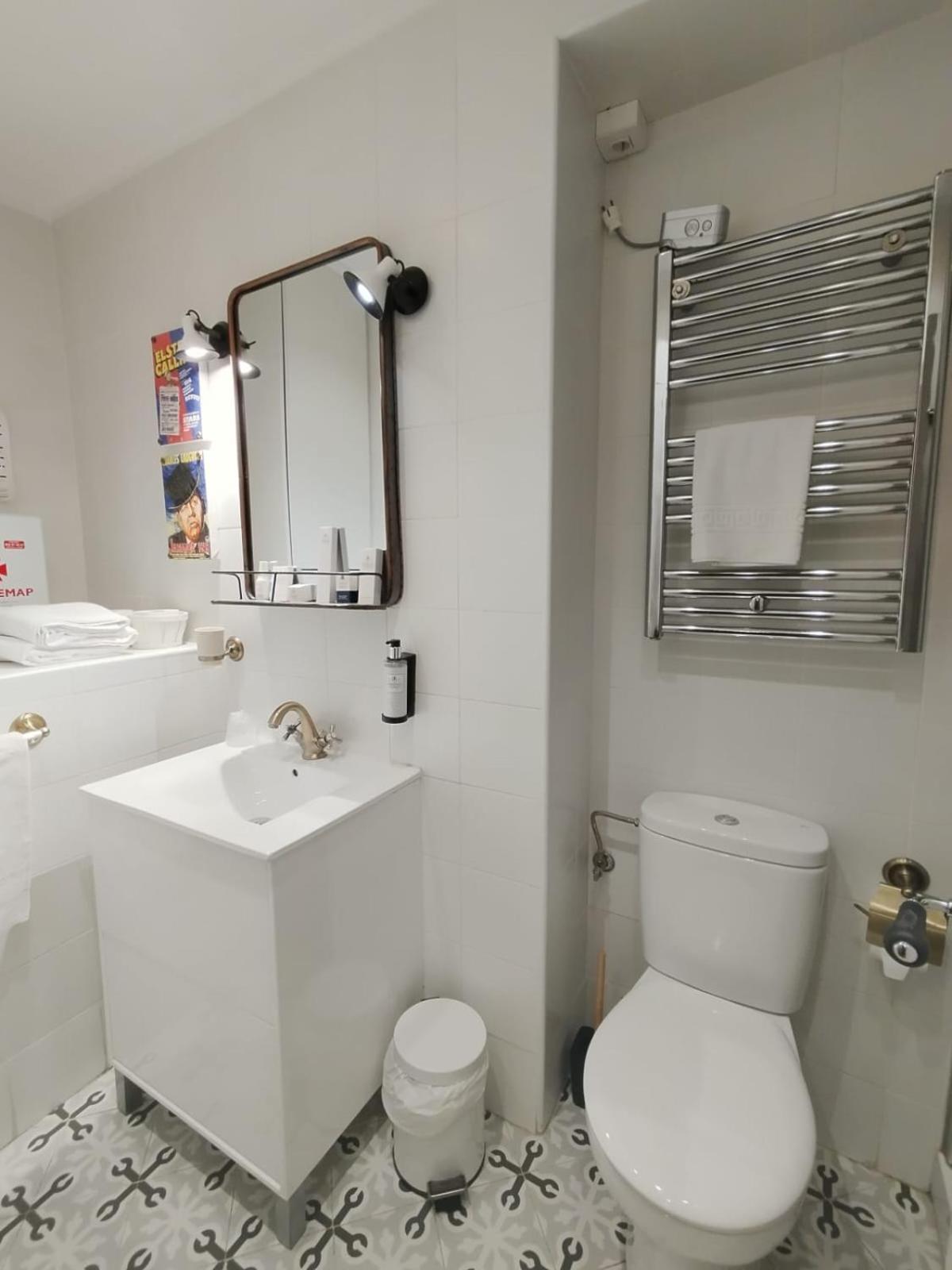 Two-Bedroom Apartment - Photo 4