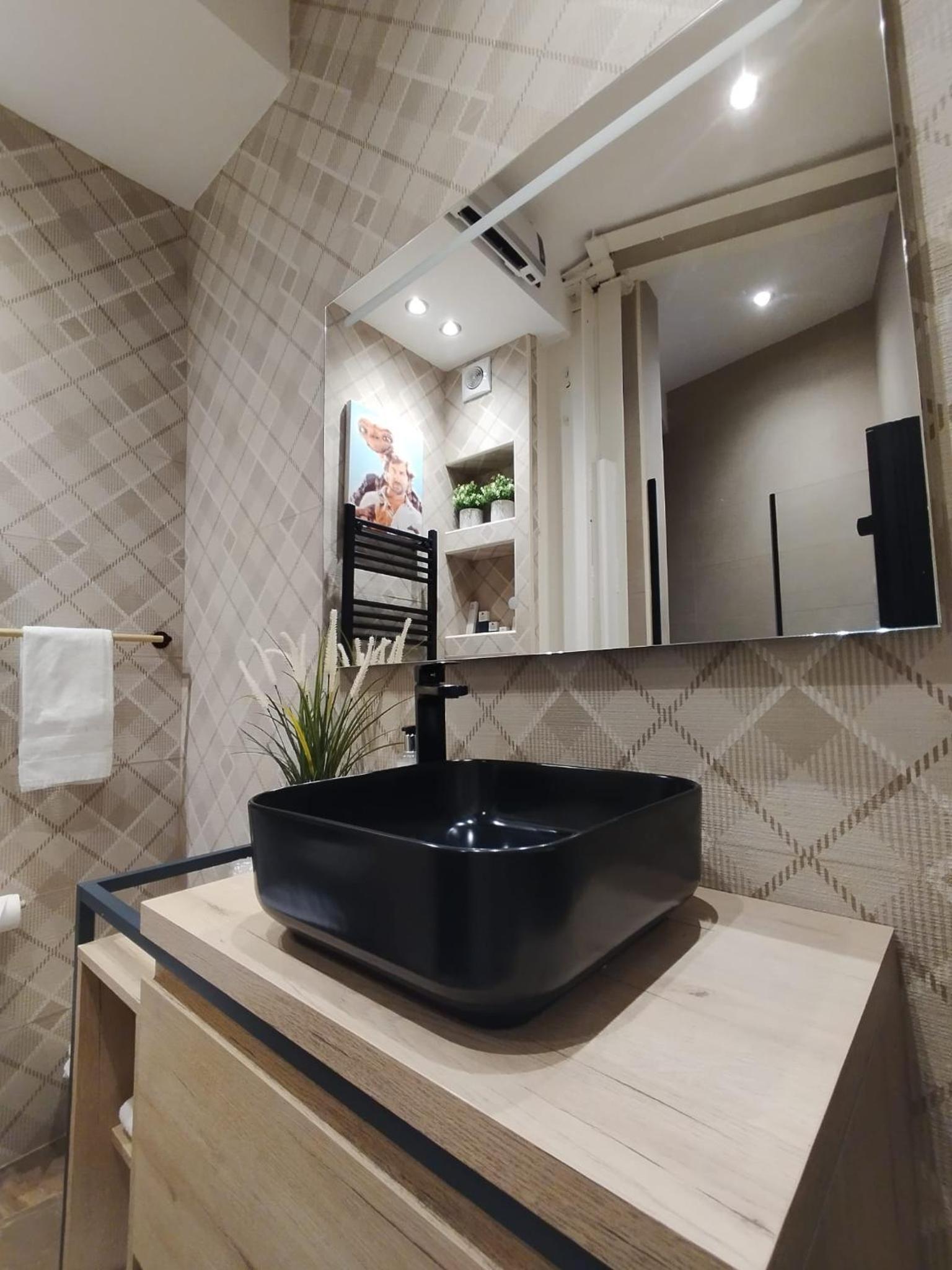 Three-Bedroom Apartment - Photo 8