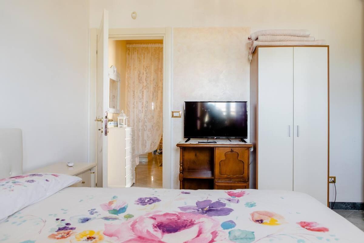 Standard Queen Room - Photo 5