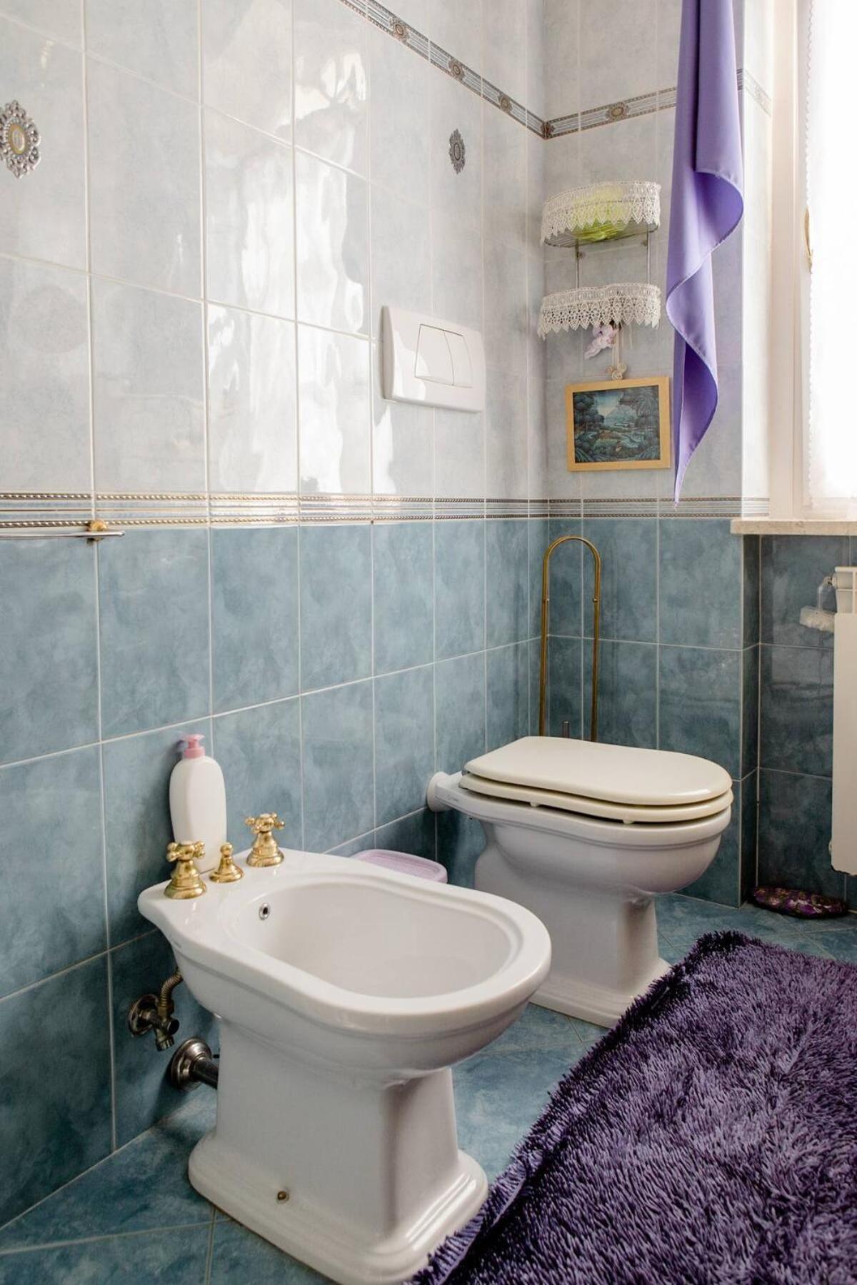 Standard Queen Room - Photo 6