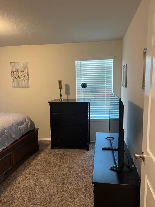 Four-Bedroom House photo 2