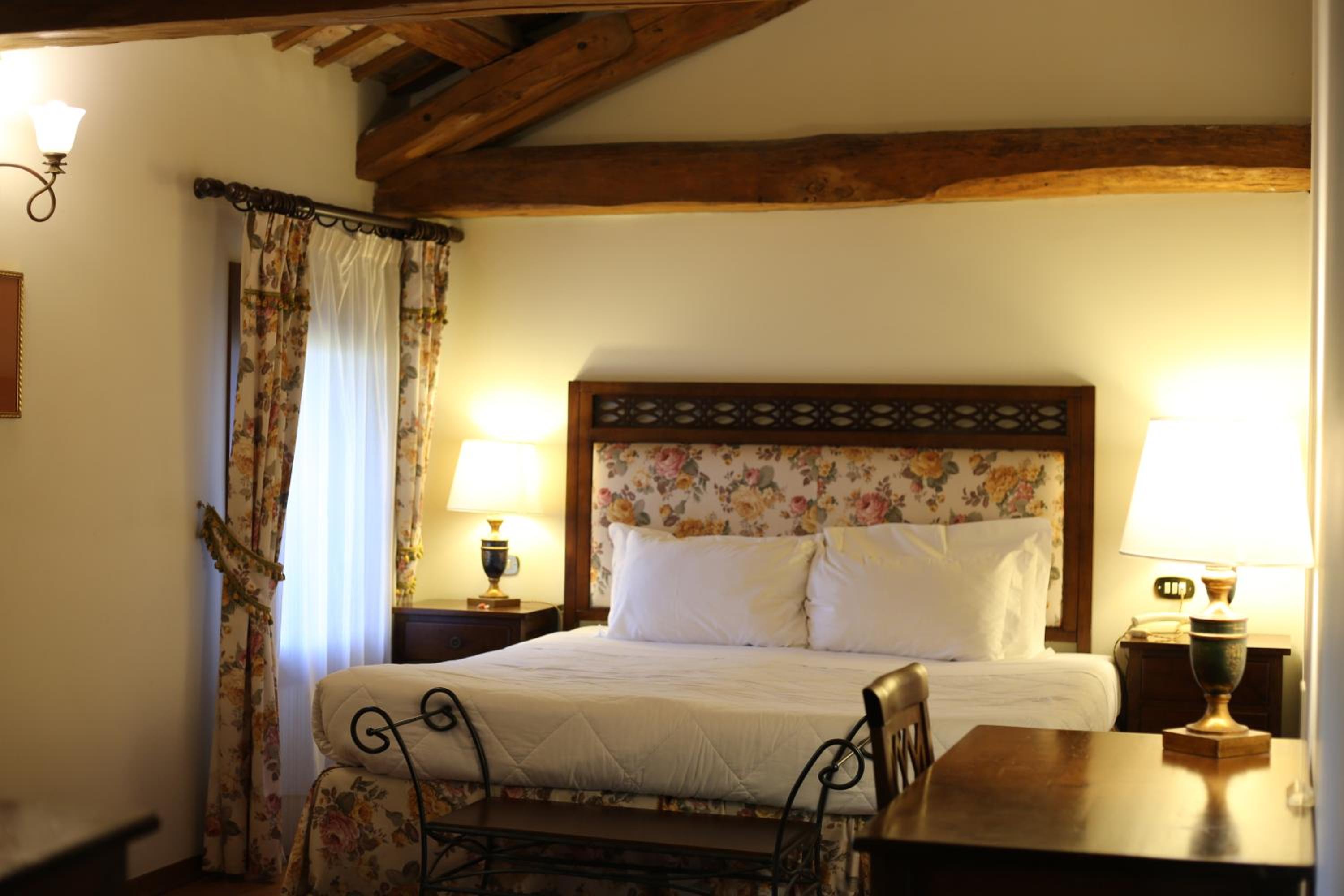Executive Room - Photo 22