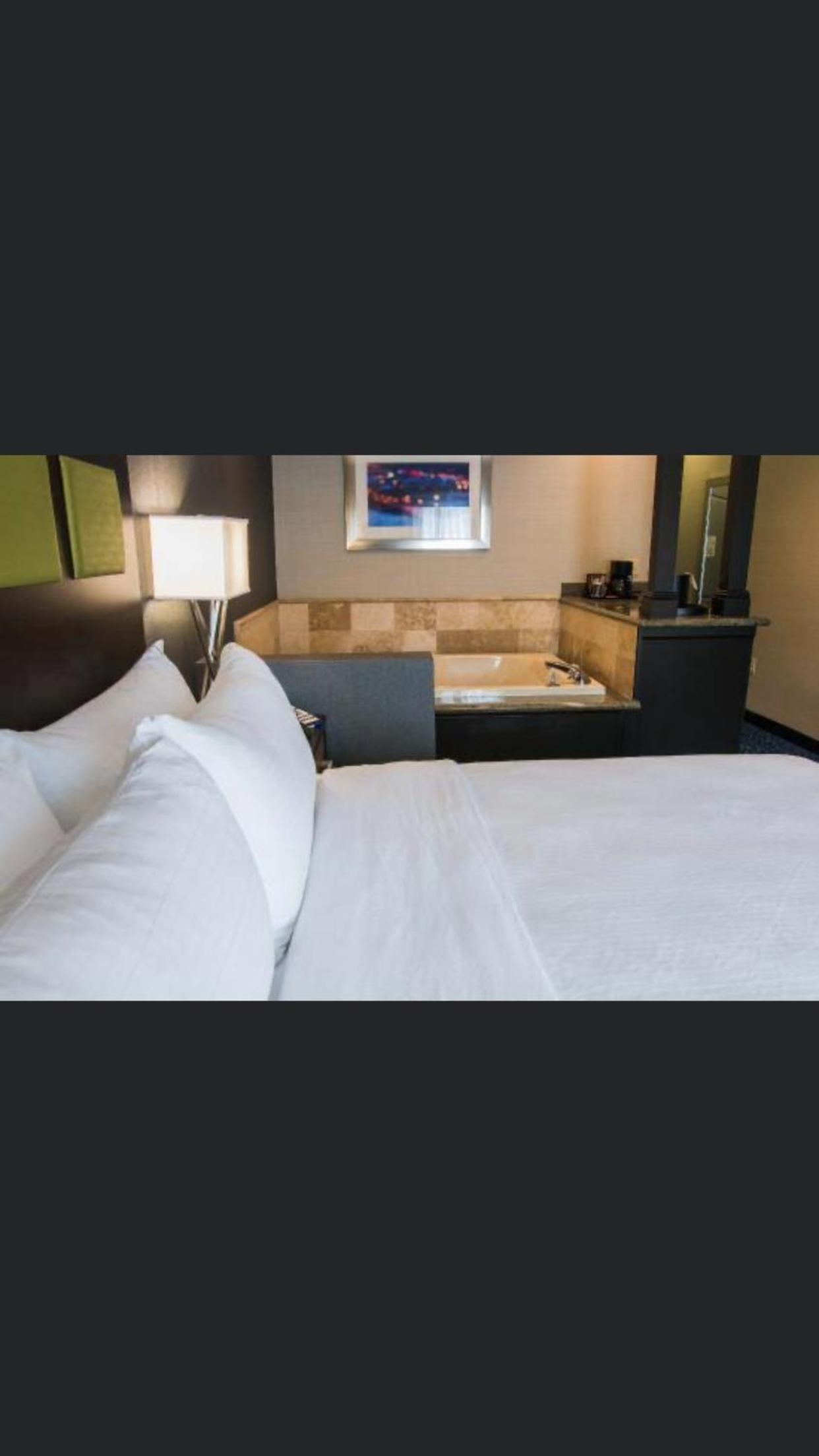 King Room with Jetted Tub - Photo 1