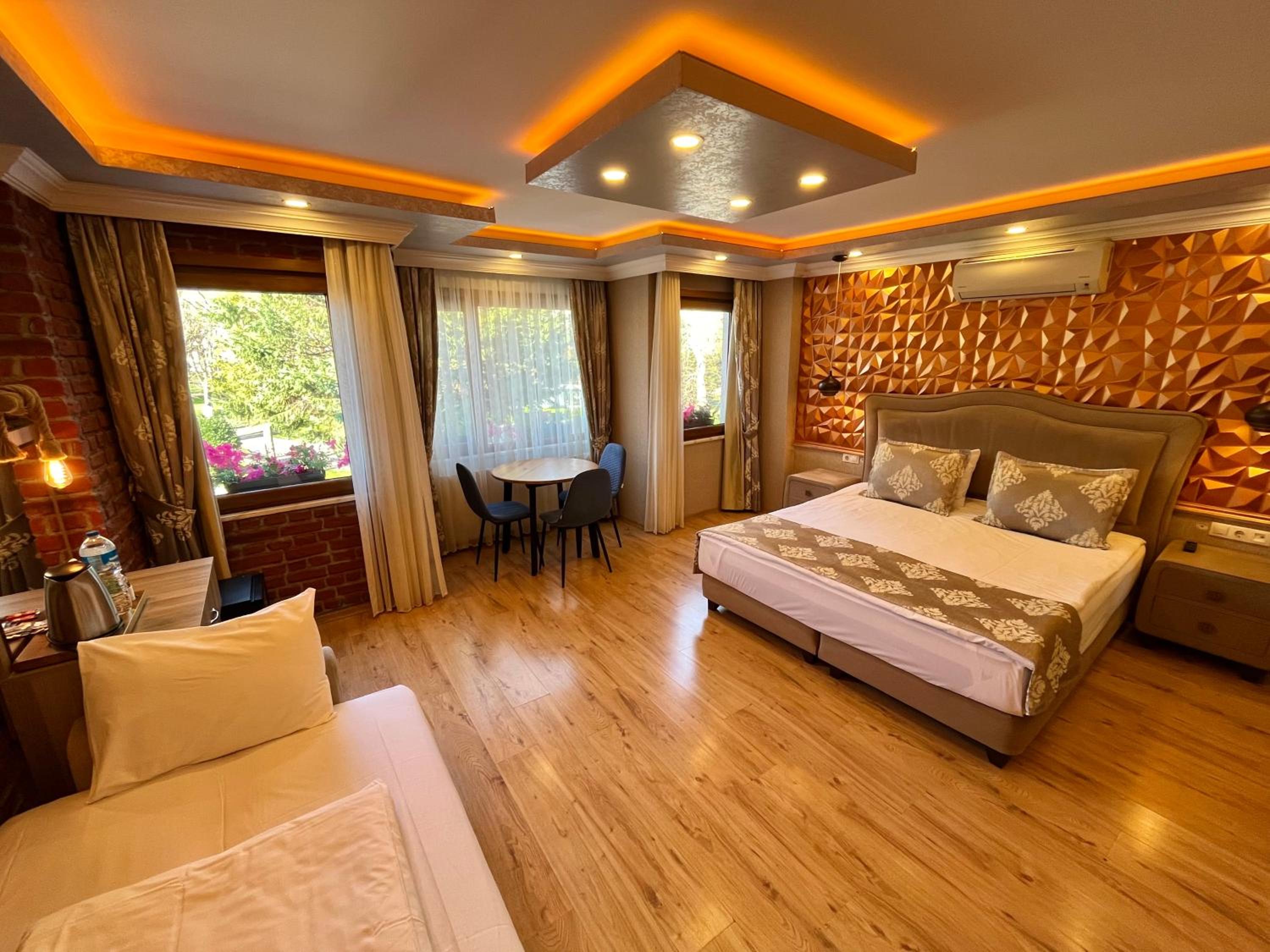 Deluxe Triple Room photo 1