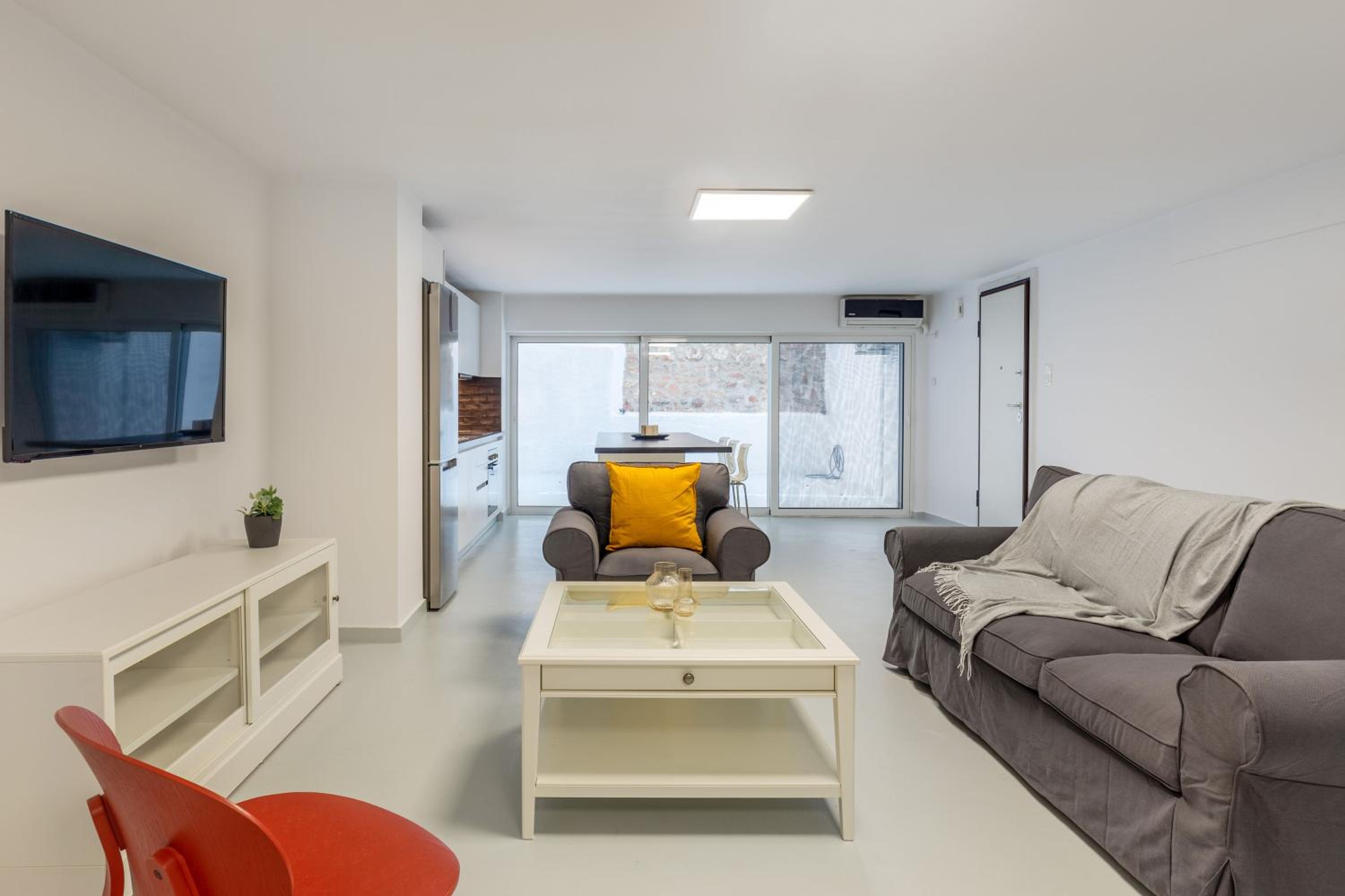 Apartment photo 1