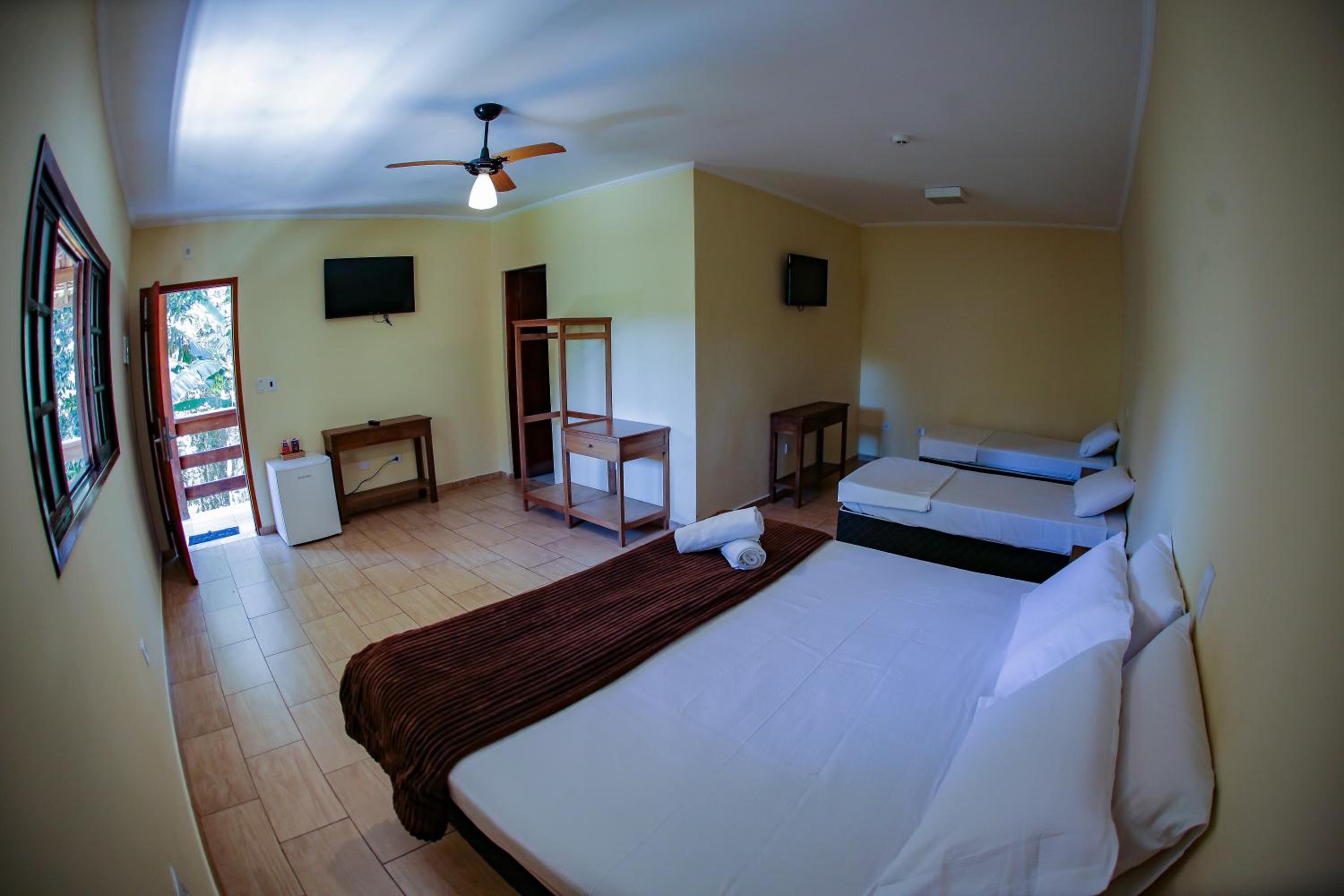 Suite with Hot Tub photo 1
