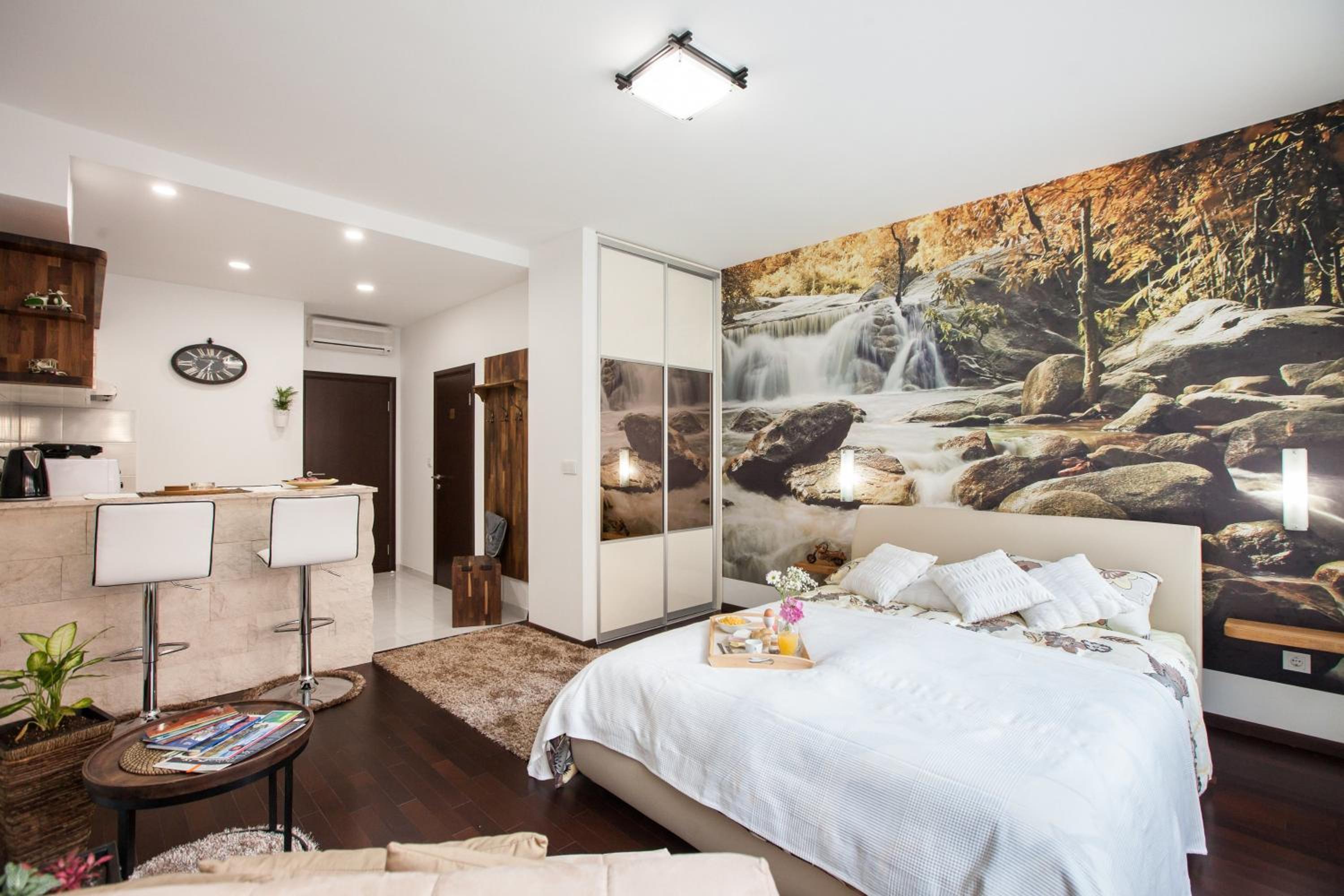 Deluxe Studio Apartment