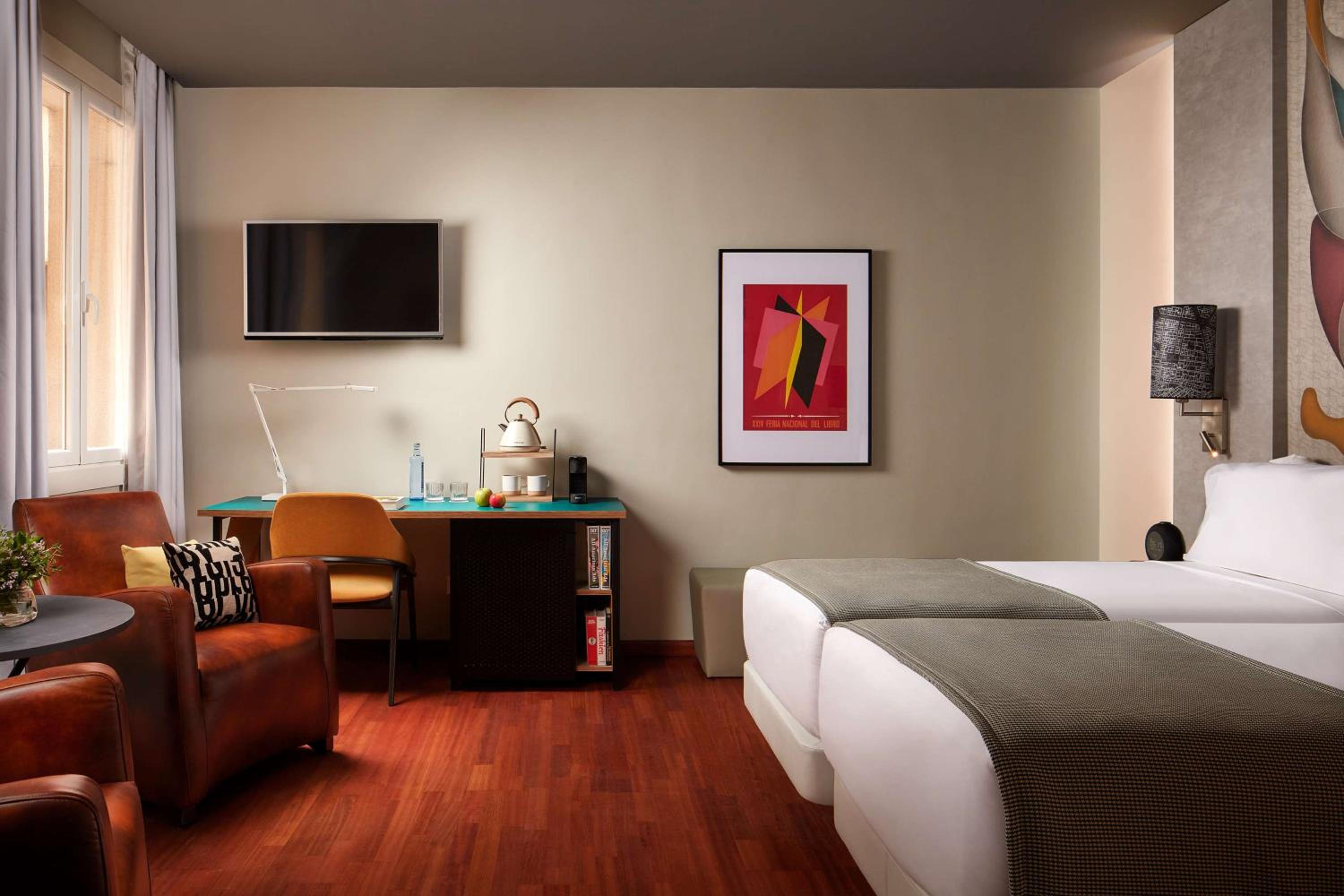 Avani Deluxe Room - Photo 1