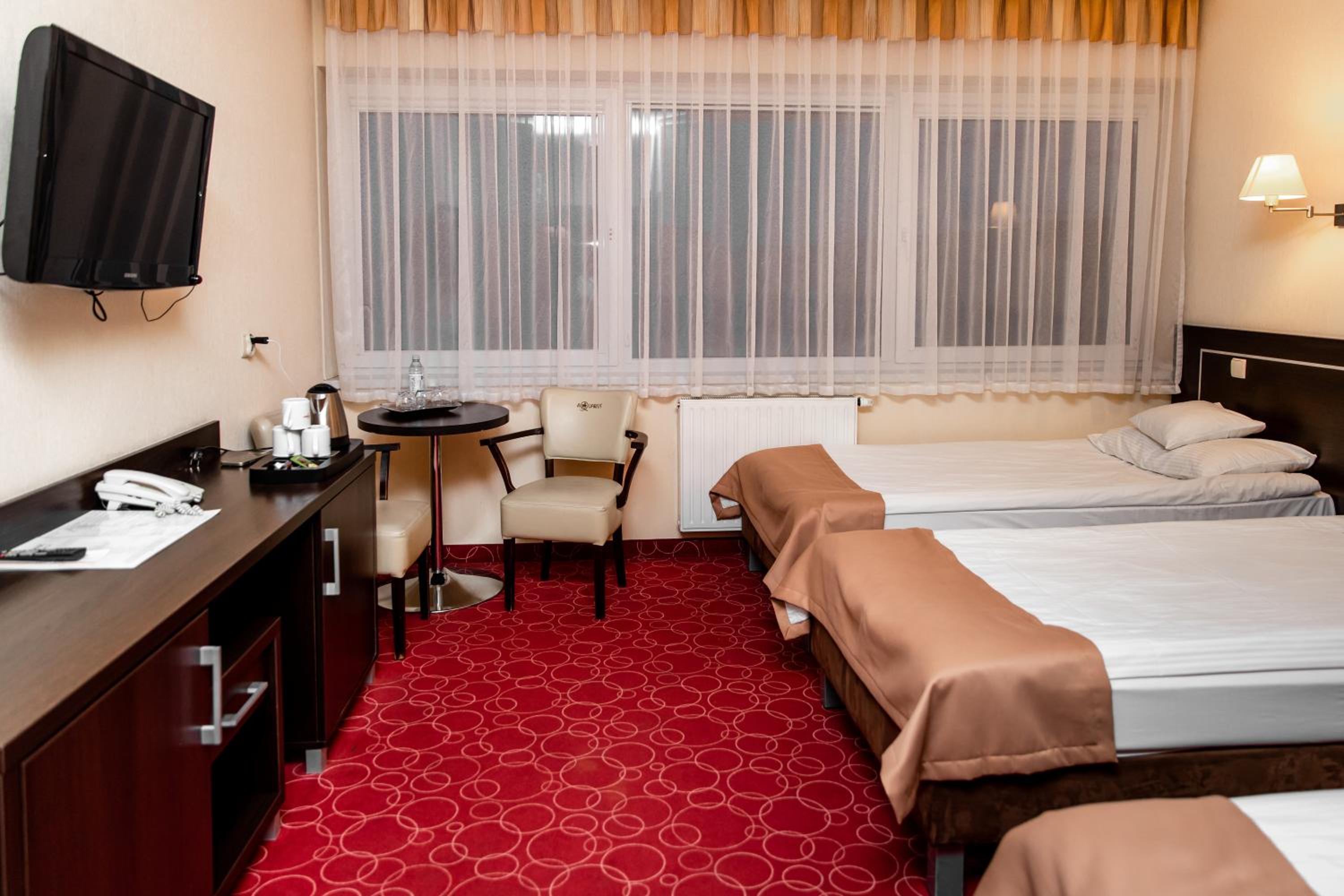Triple Room with Private Bathroom photo 1