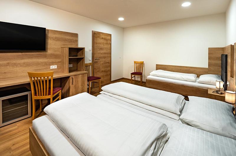 Double Room with Private Bathroom photo 1