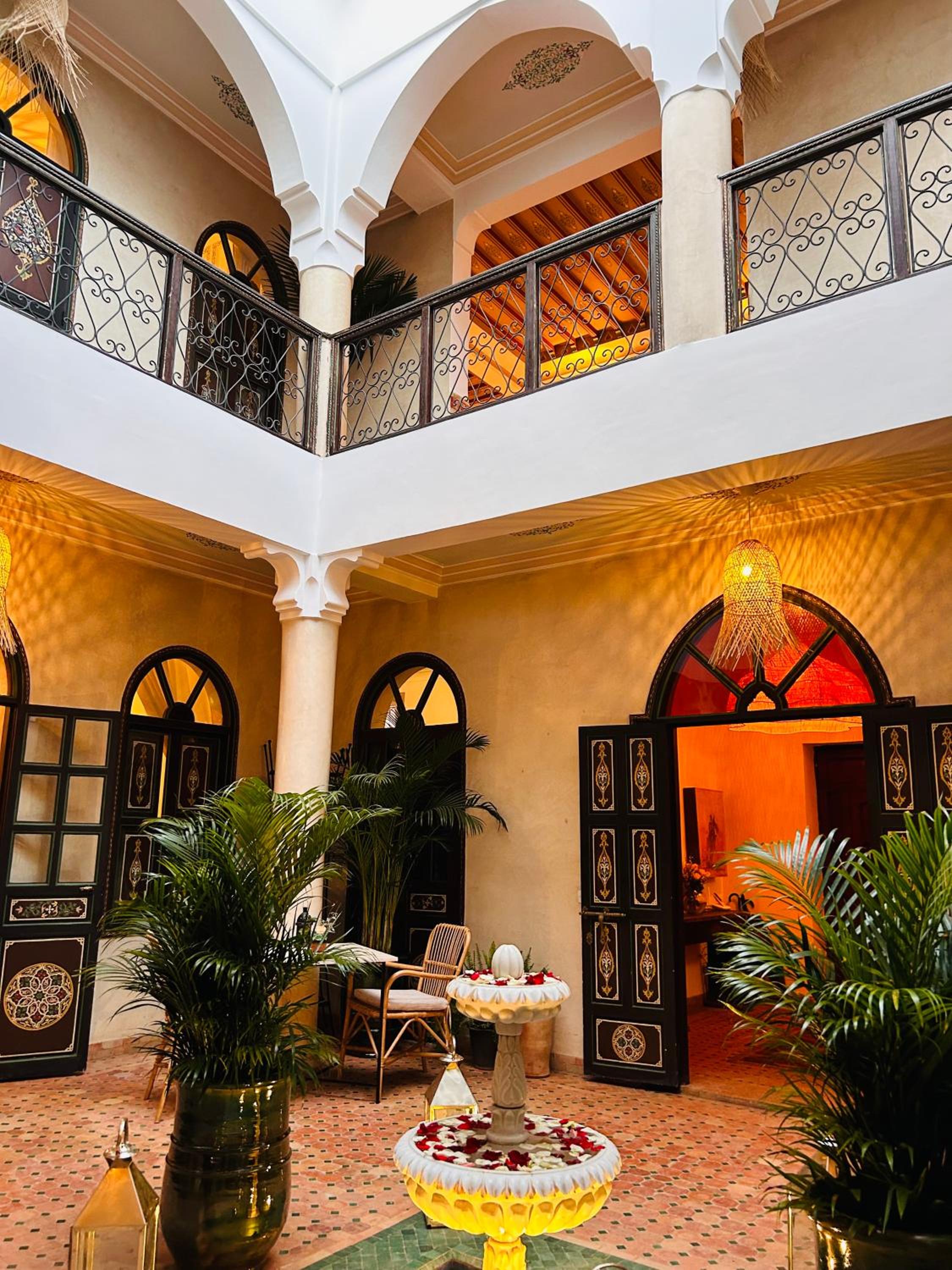Five-Bedroom House - Photo 7