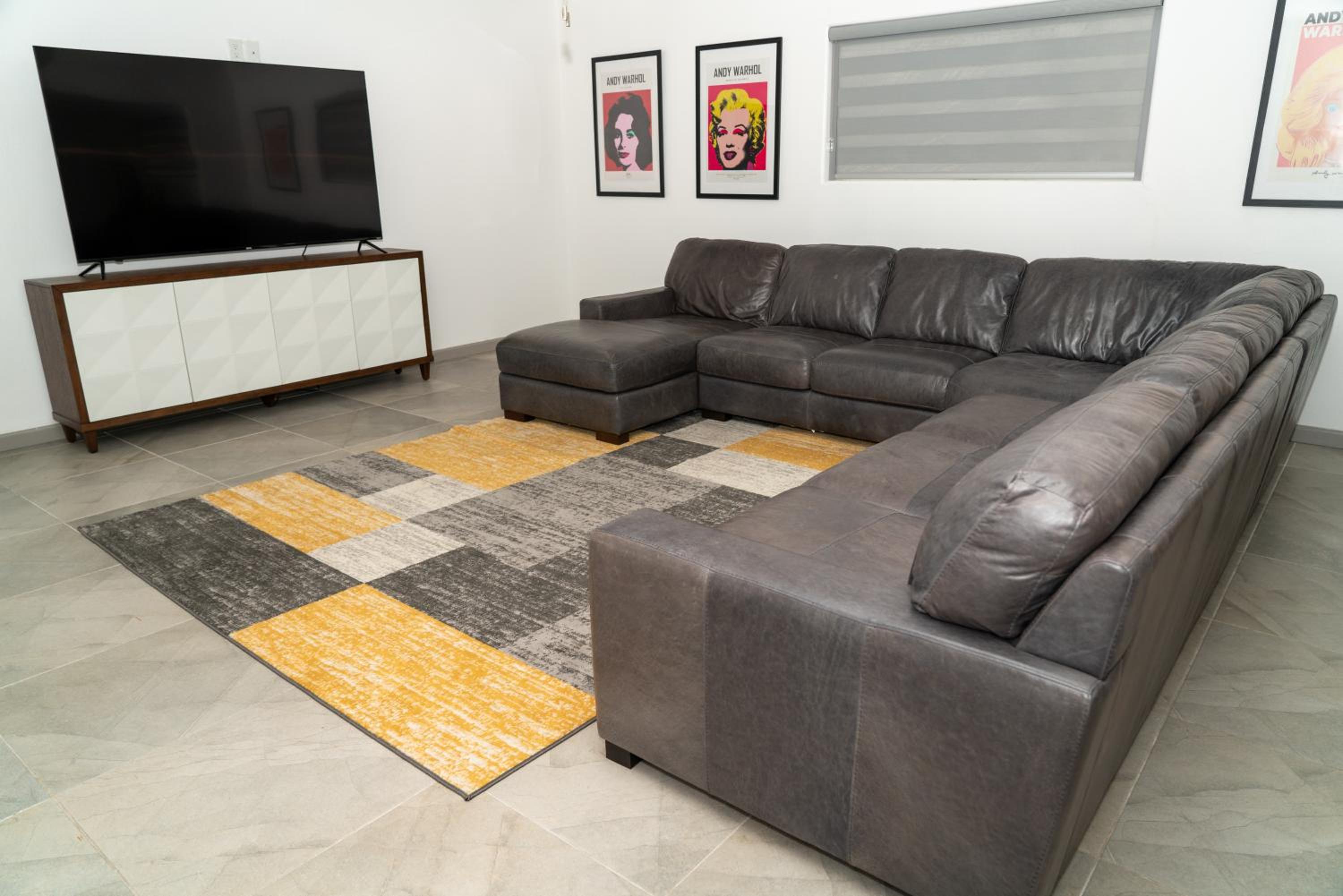 Three-Bedroom House photo 2