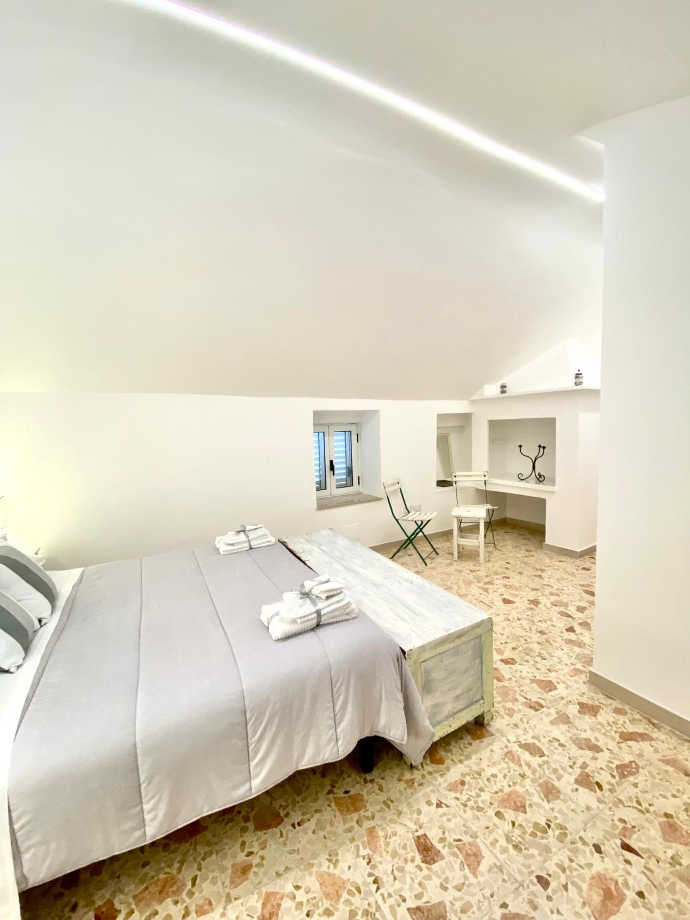 One-Bedroom House photo 2