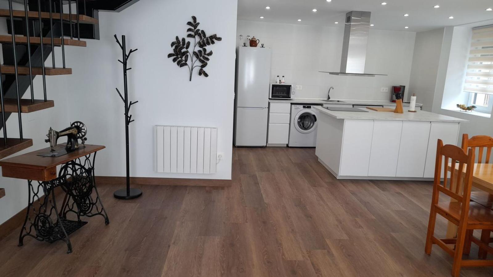 Four-Bedroom House photo 2