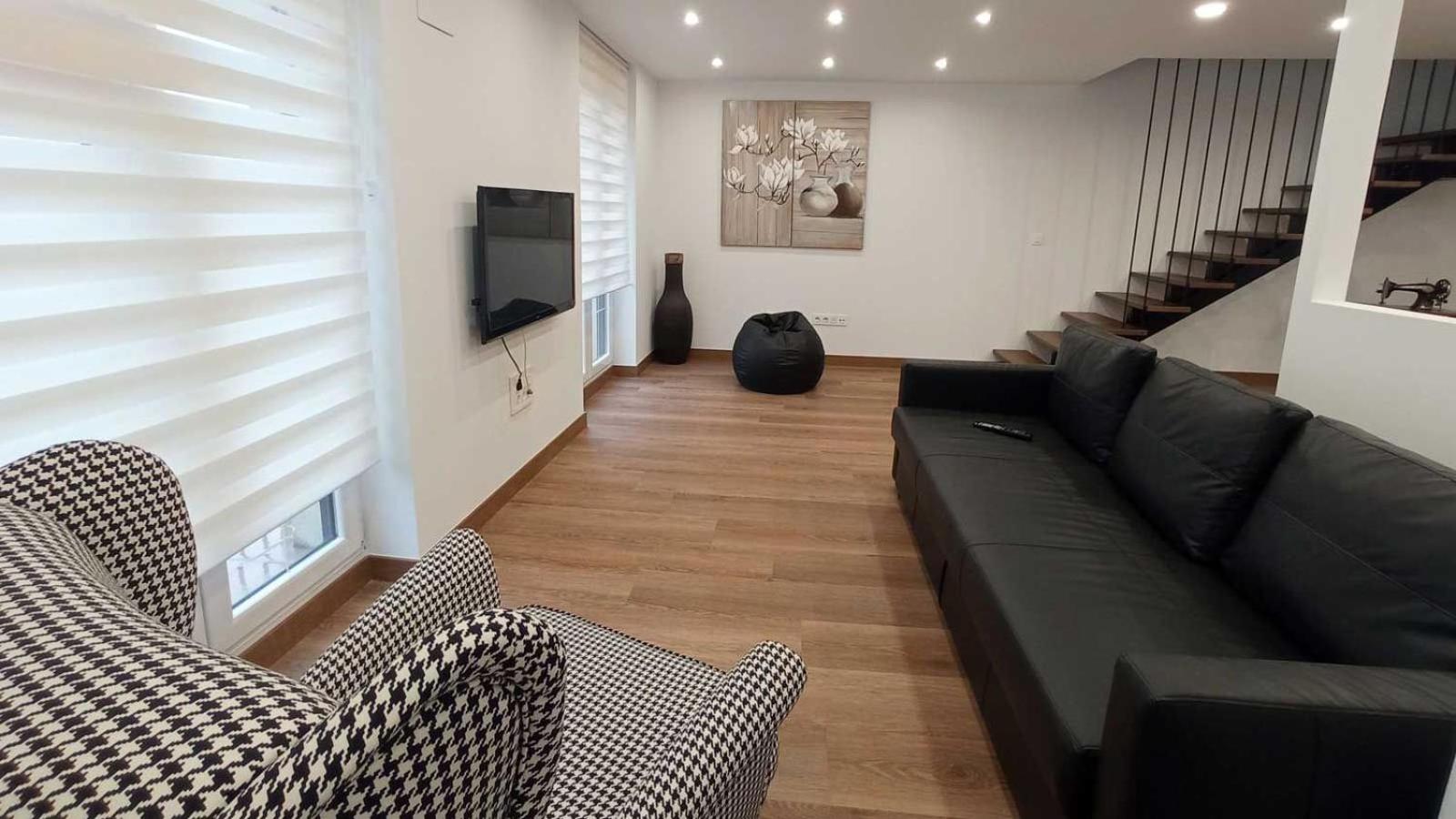 Four-Bedroom House photo 3