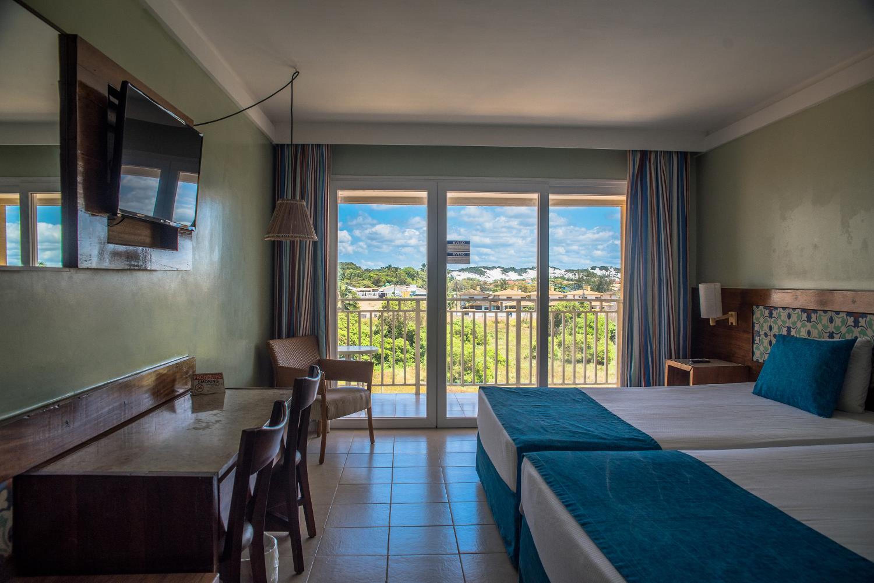Quadruple Room with 2 Double Beds - Photo 4