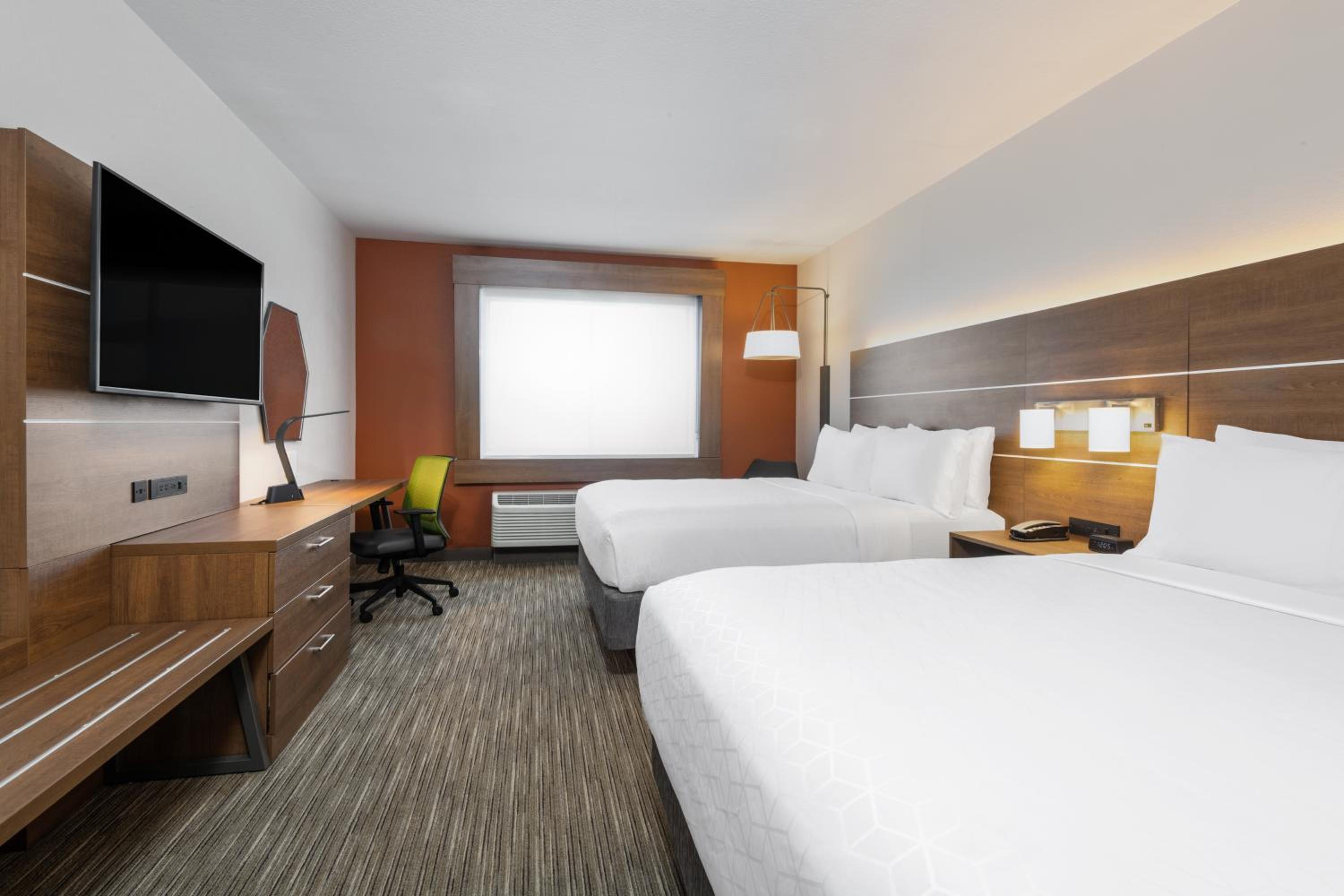 Standard Queen Room with Two Queen Beds - Photo 1
