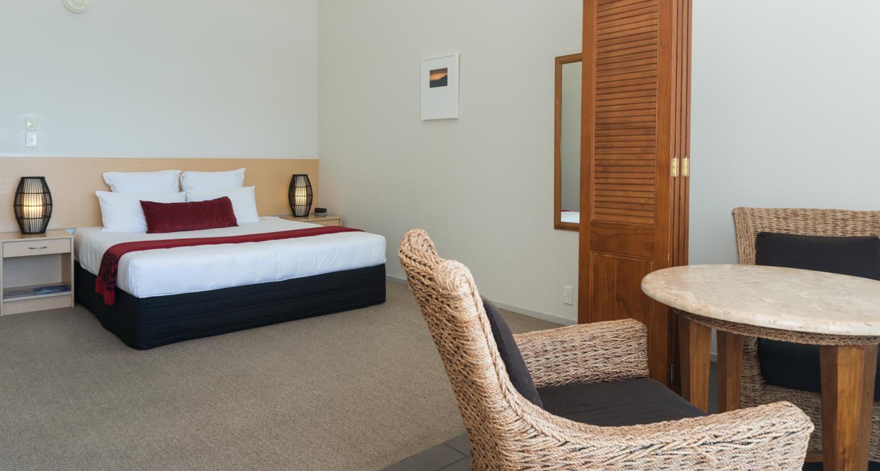 Superior Beachfront King - Photo 1