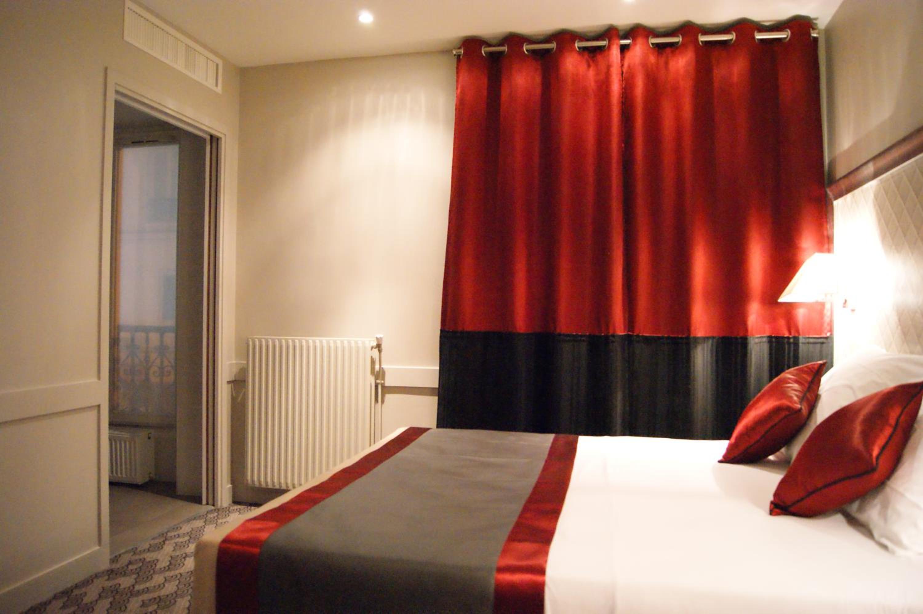 Superior Double or Twin Room photo 2