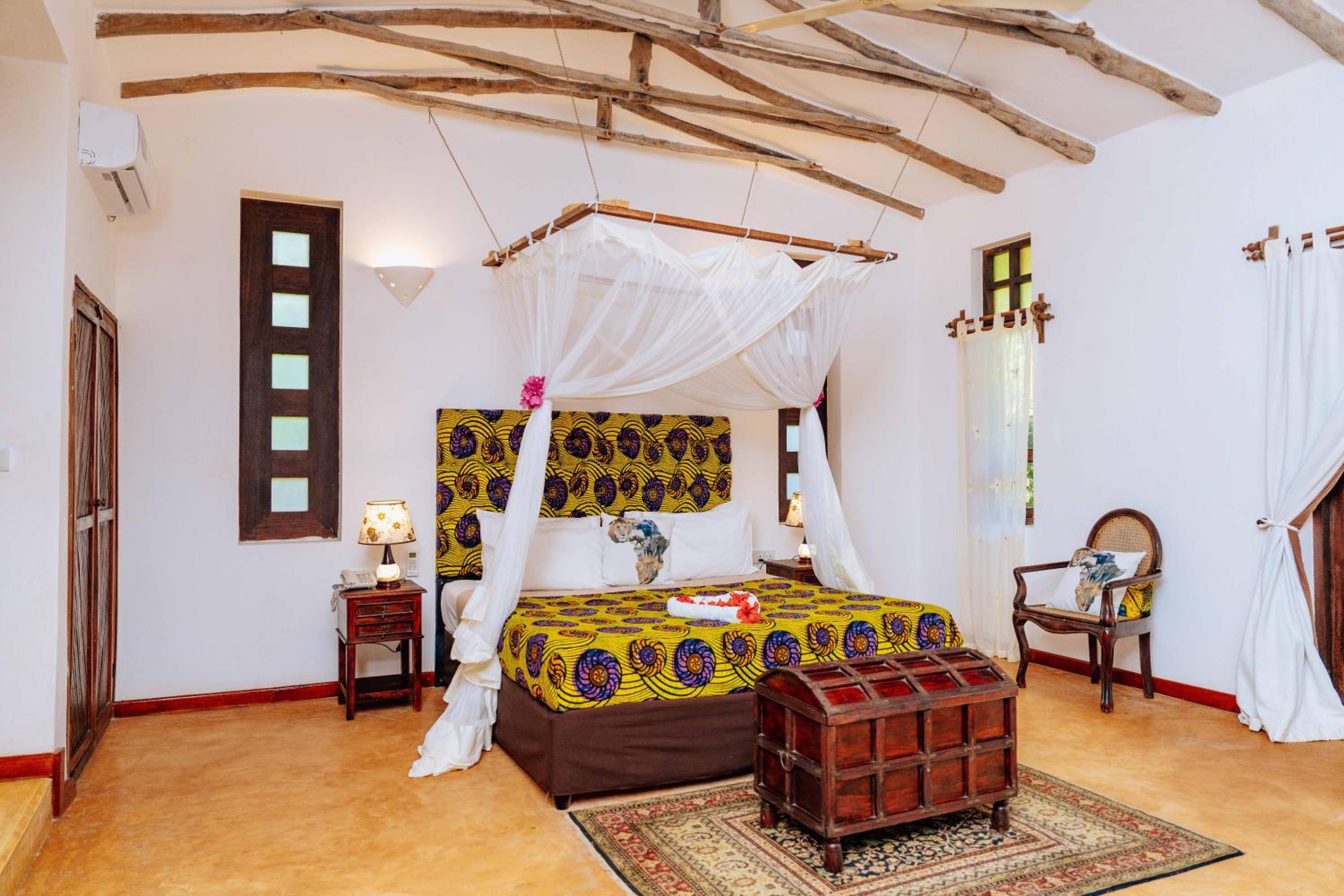 Junior Suite with Partial Sea View