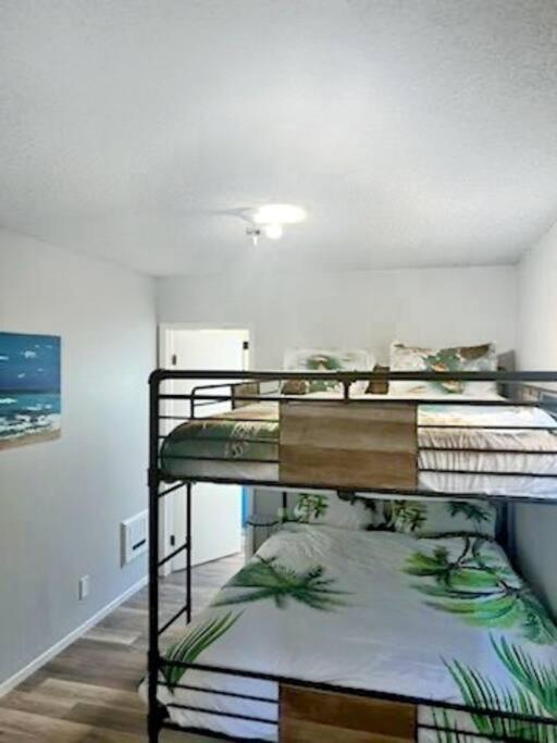 Two-Bedroom House photo 3