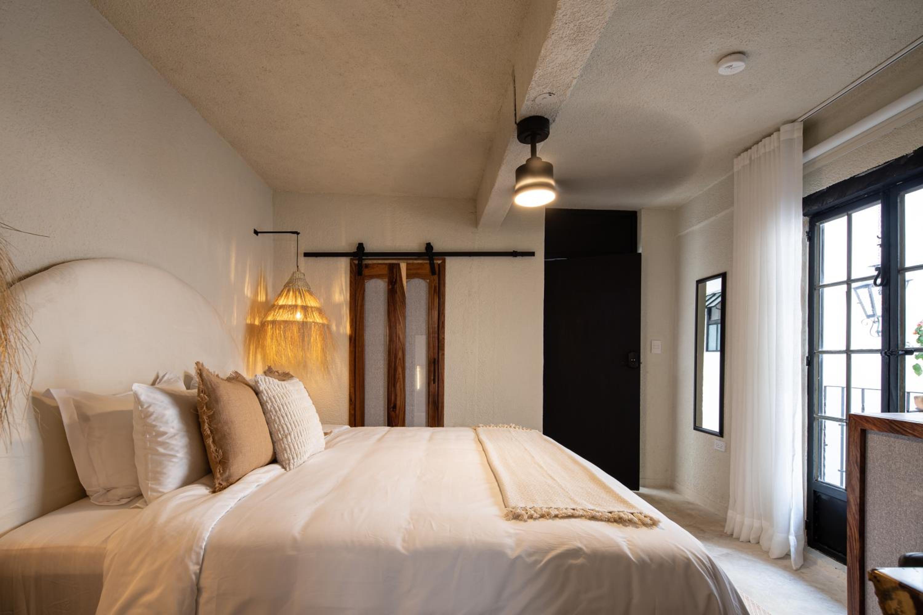 Standard Suite - Photo 55