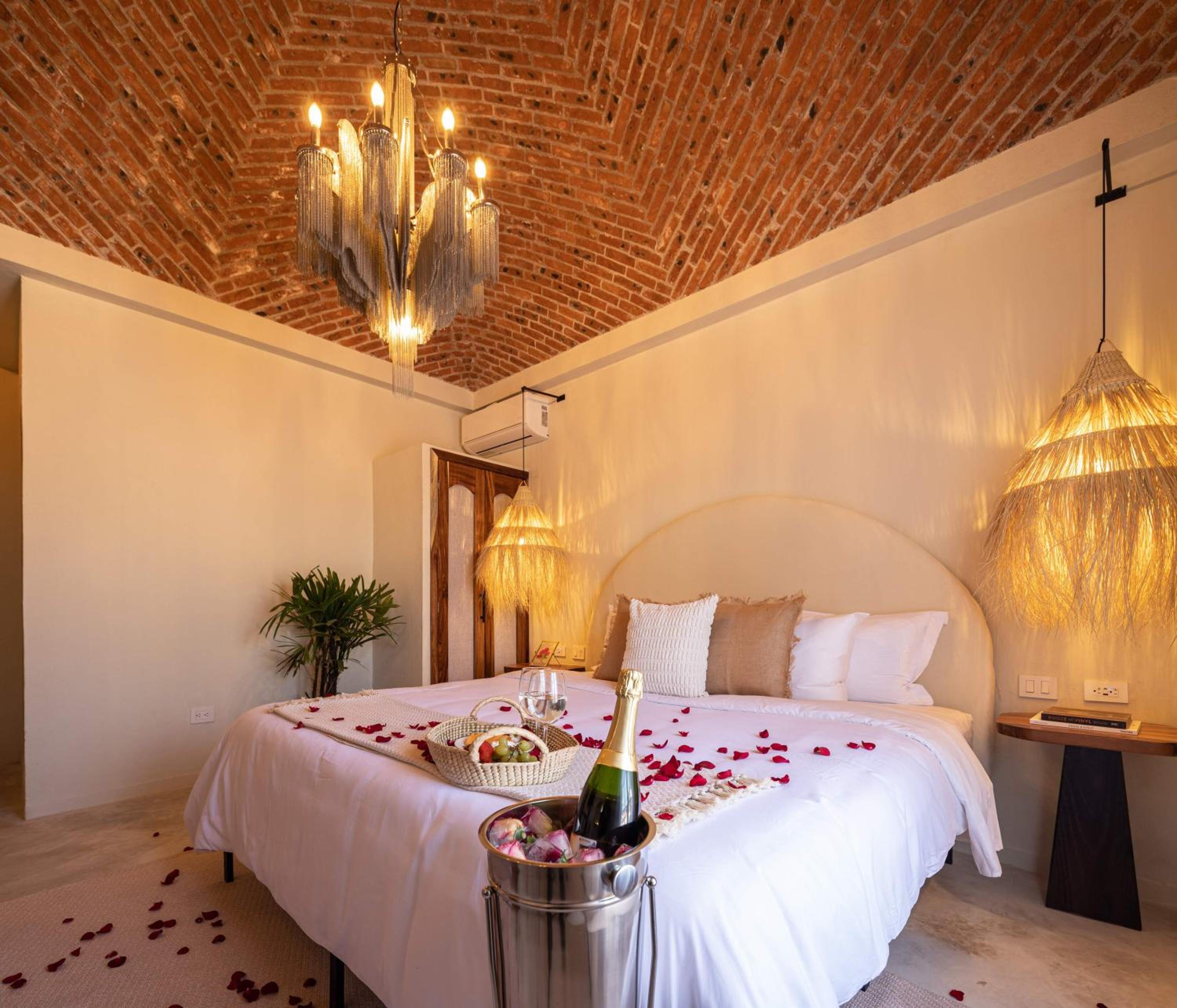 Standard Suite - Photo 51