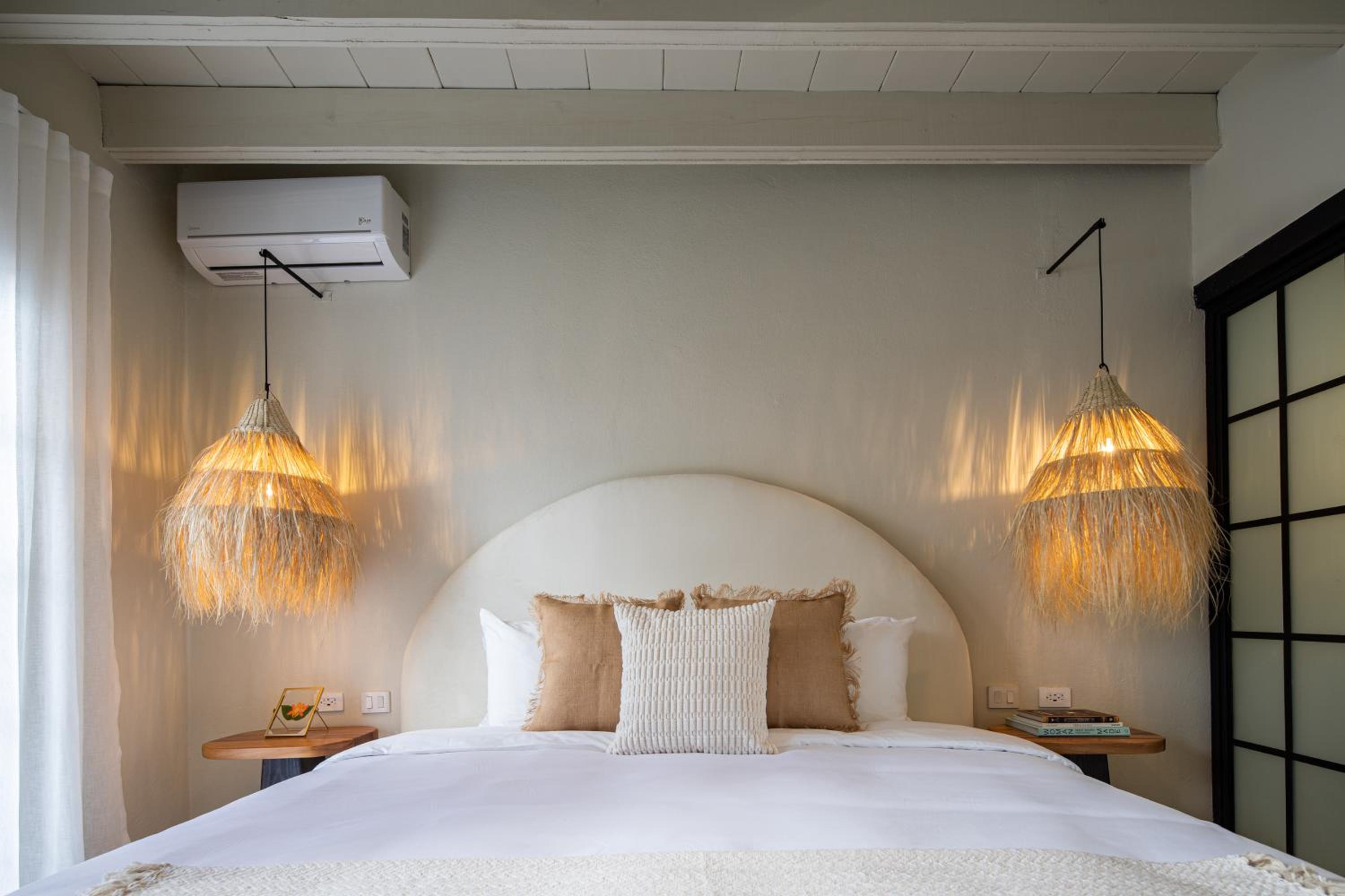 Standard Suite - Photo 46