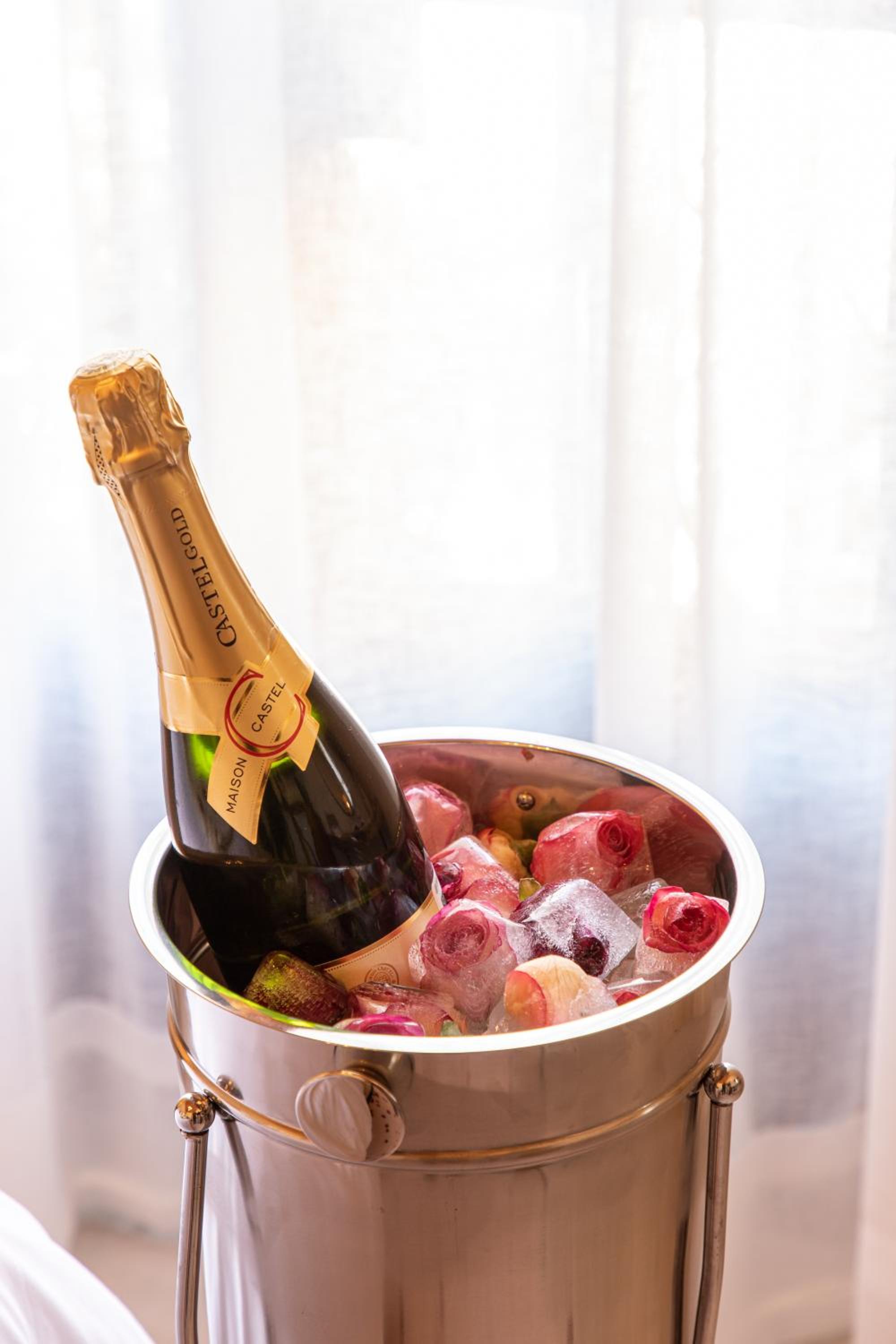 Standard Suite - Photo 40