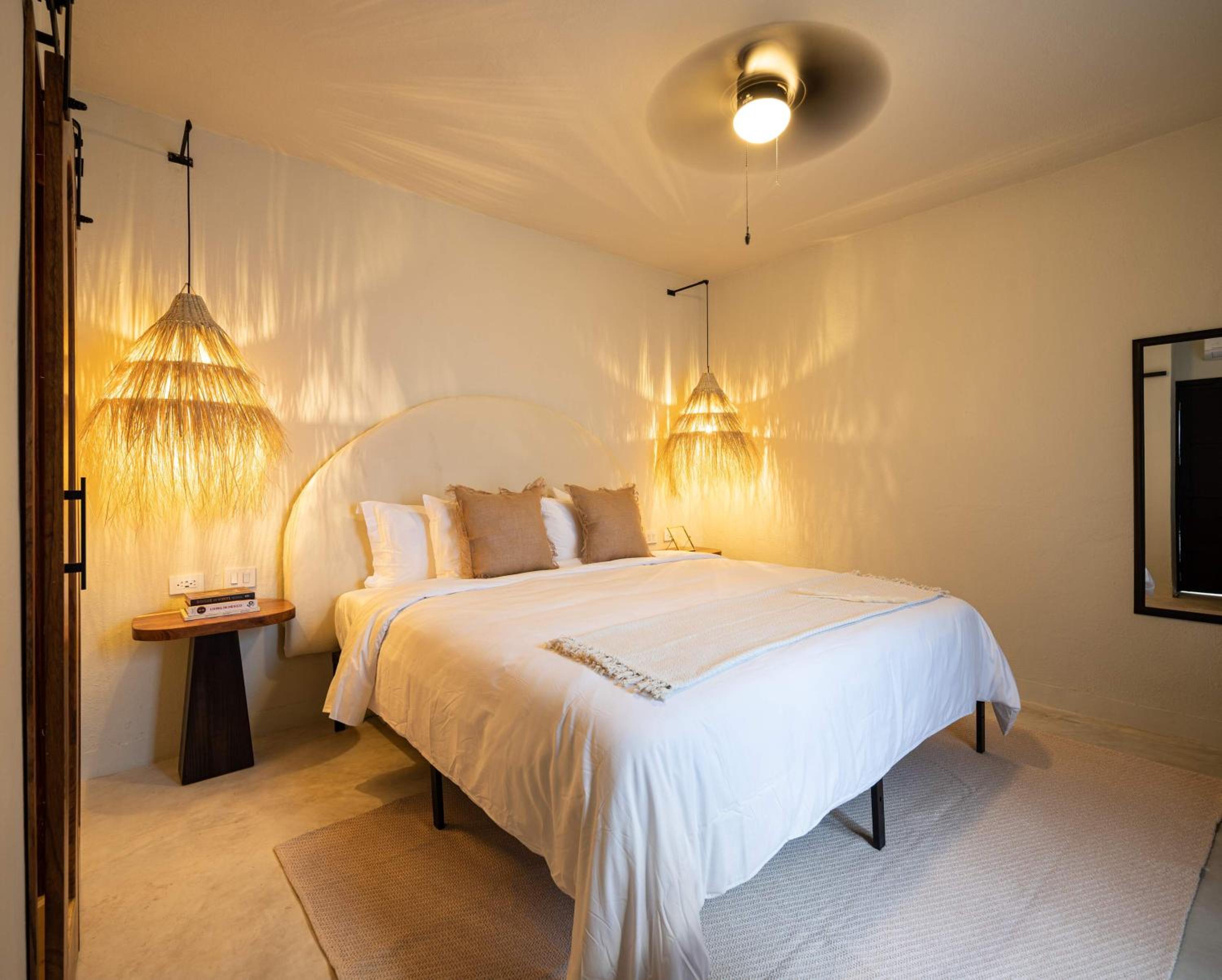 Standard Suite - Photo 30