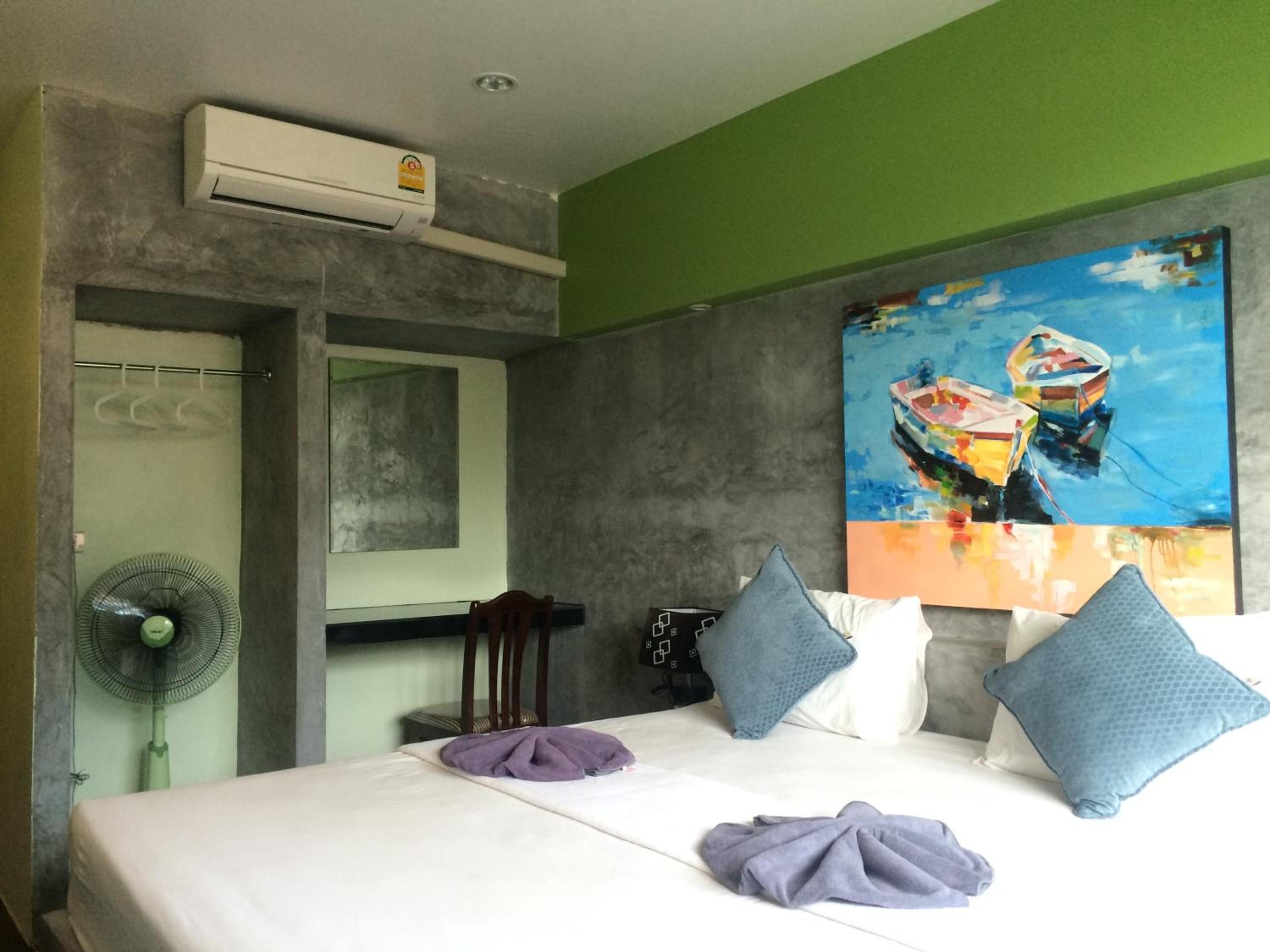 Standard Double Room with Aircon photo 2